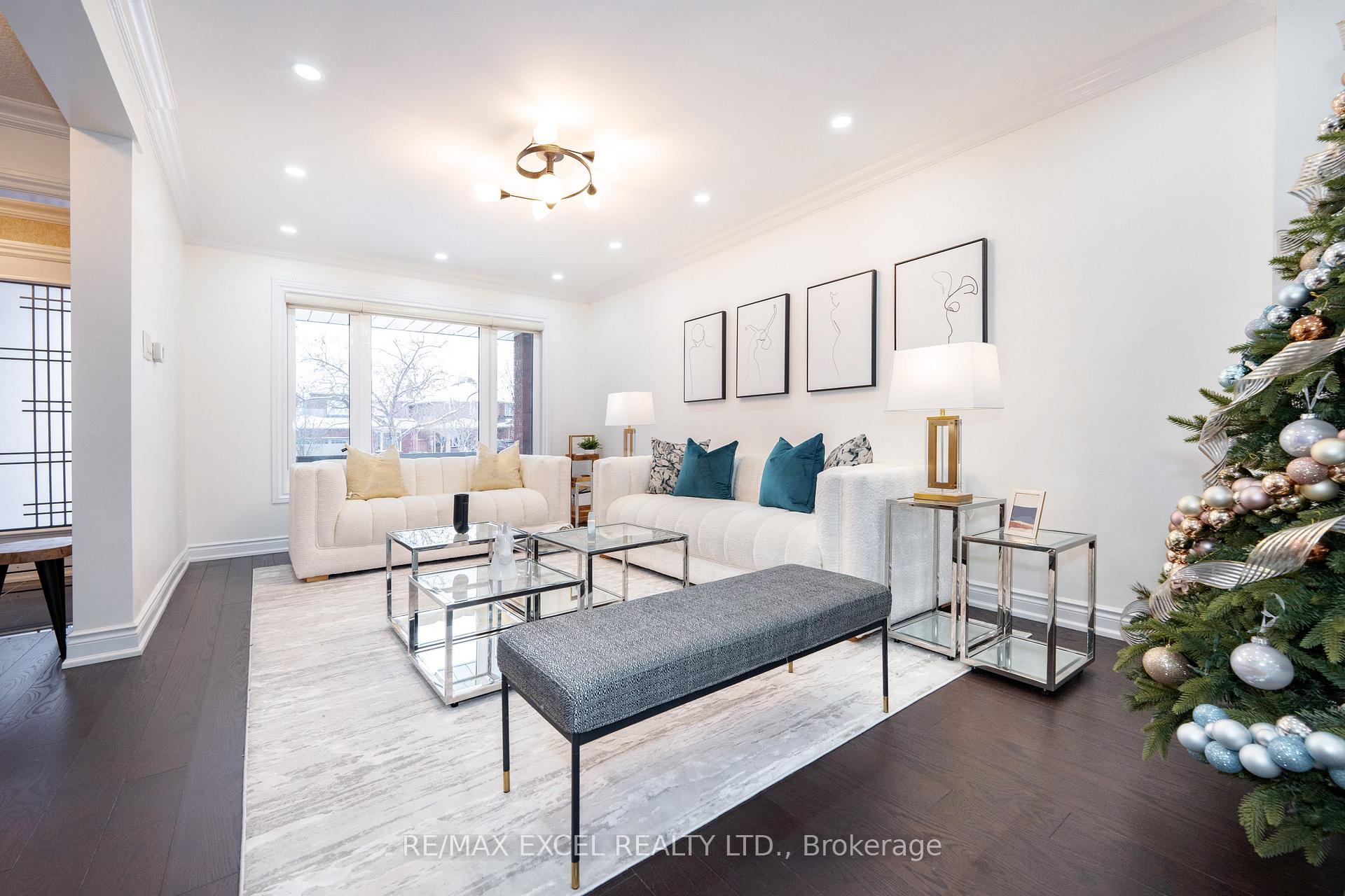 Photo 5 of 19 Spring Town Road, Vaughan, East Woodbridge — HOMEH