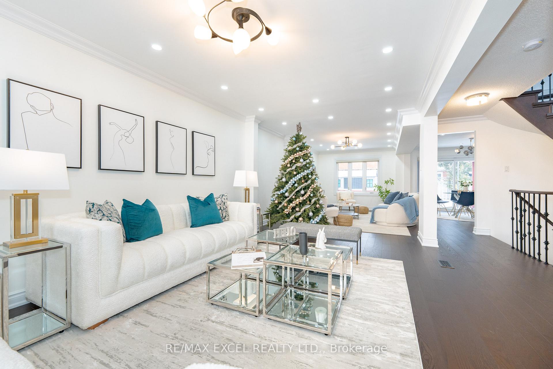 Photo 6 of 19 Spring Town Road, Vaughan, East Woodbridge — HOMEH