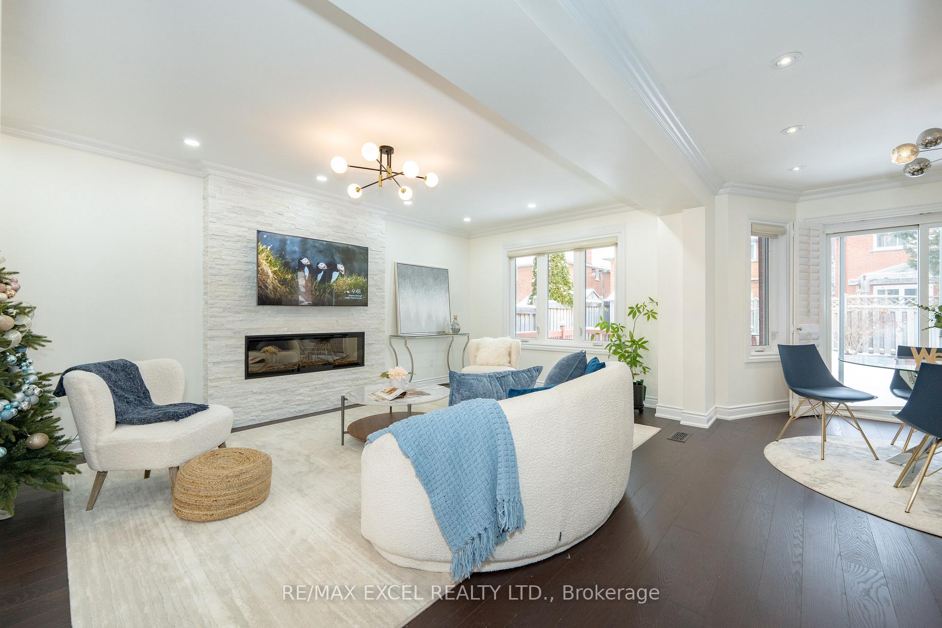 Photo 8 of 19 Spring Town Road, Vaughan, East Woodbridge — HOMEH