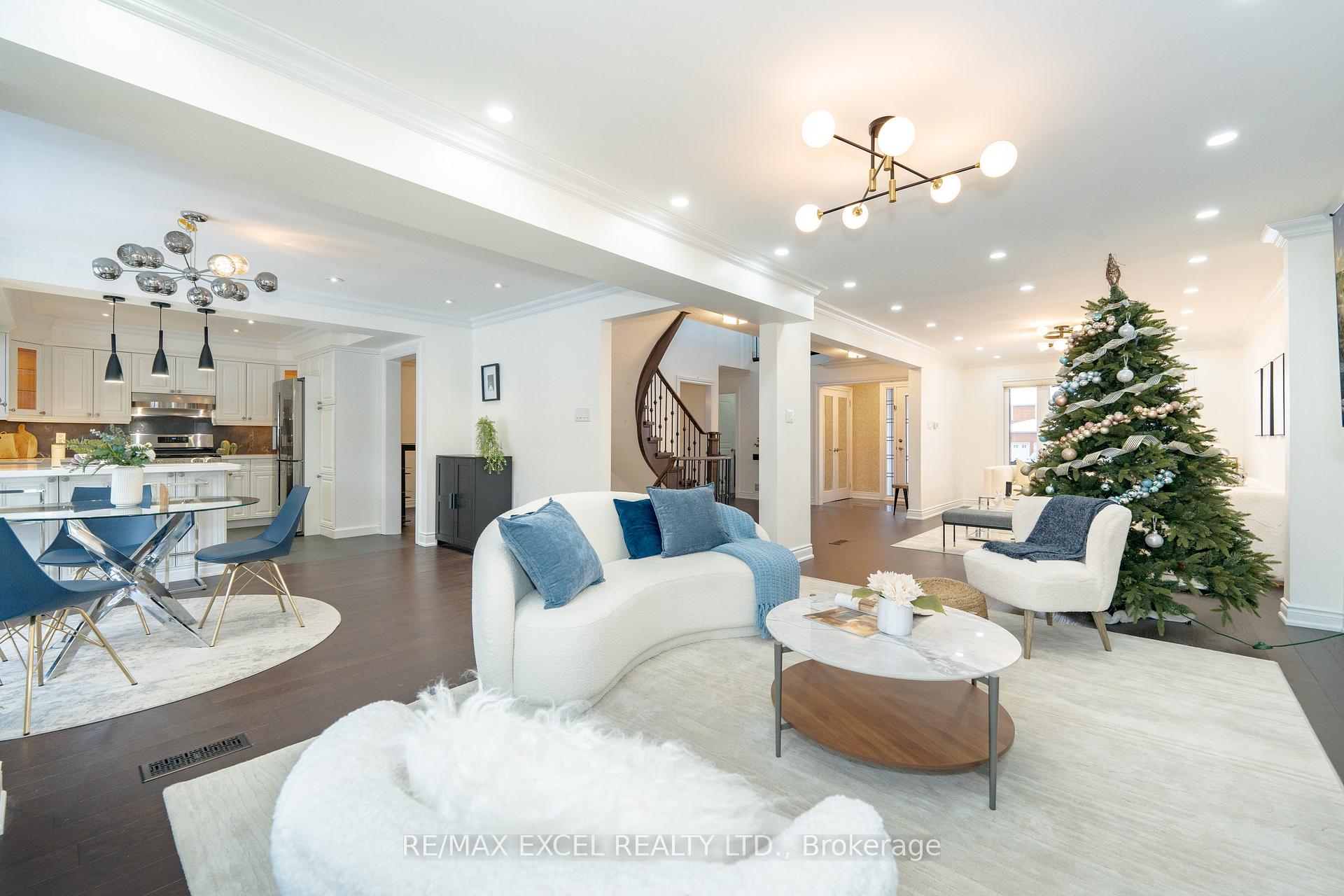 Photo 9 of 19 Spring Town Road, Vaughan, East Woodbridge — HOMEH