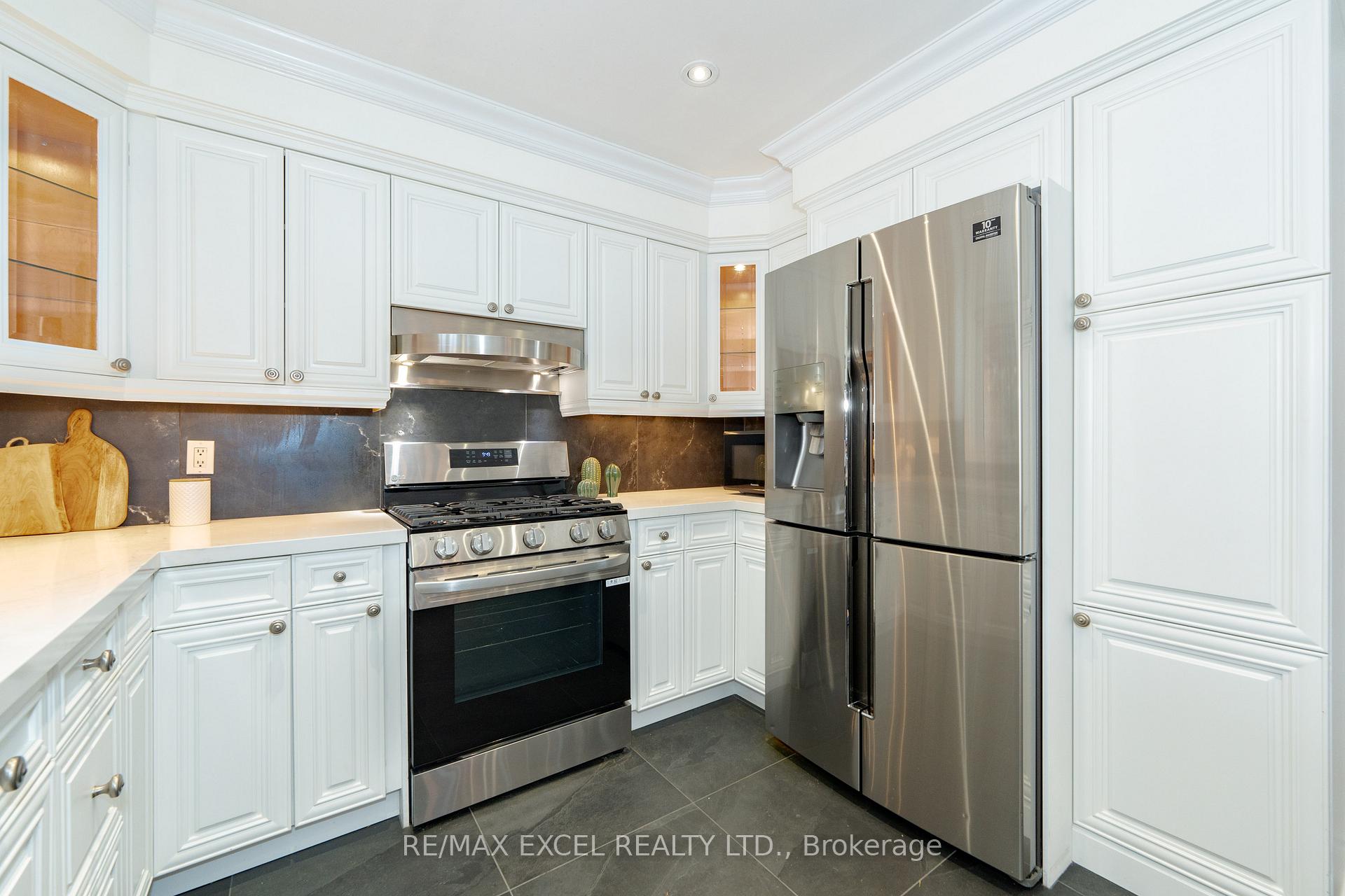 Photo 14 of 19 Spring Town Road, Vaughan, East Woodbridge — HOMEH