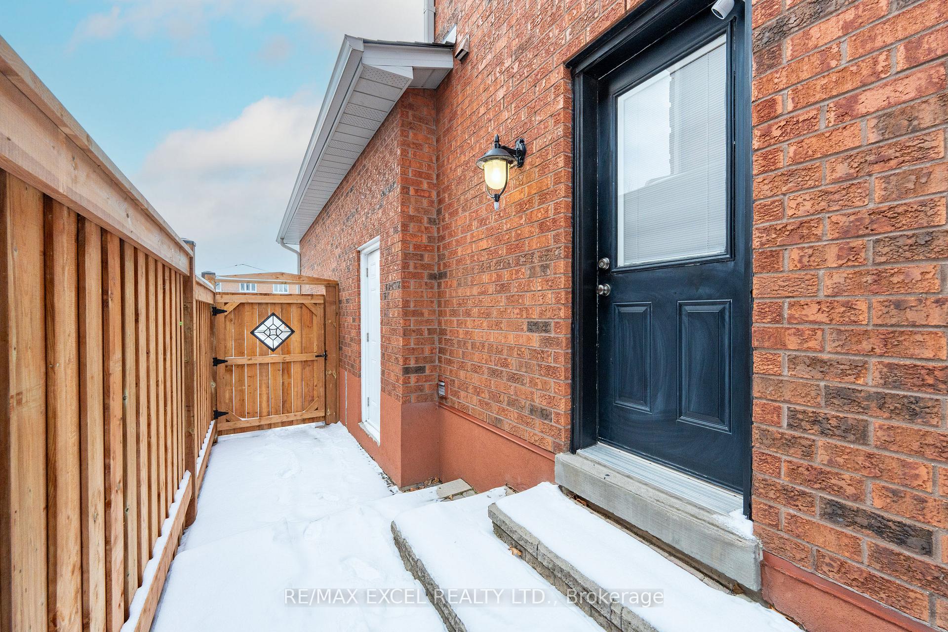 Photo 34 of 19 Spring Town Road, Vaughan, East Woodbridge — HOMEH