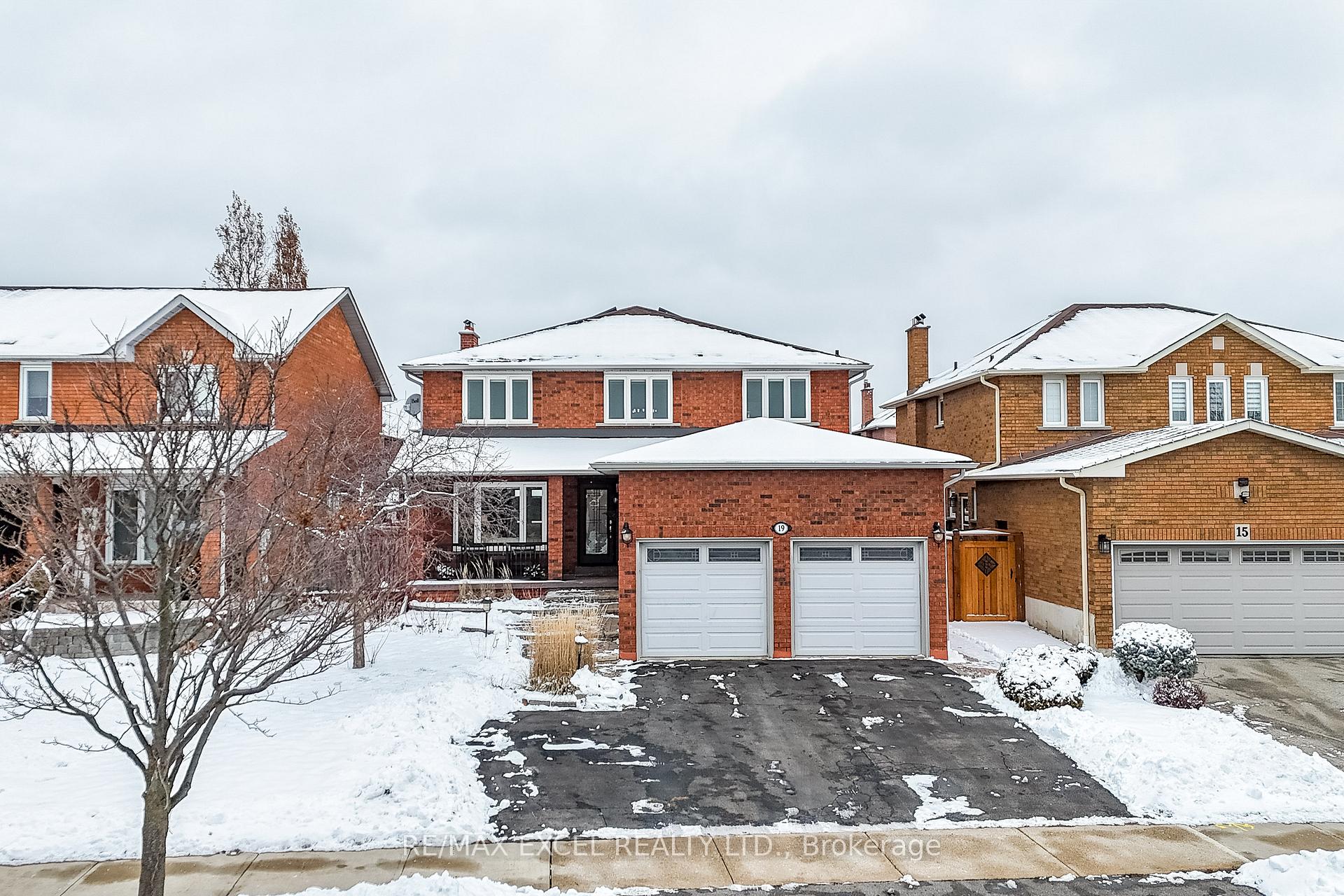 Photo 38 of 19 Spring Town Road, Vaughan, East Woodbridge — HOMEH
