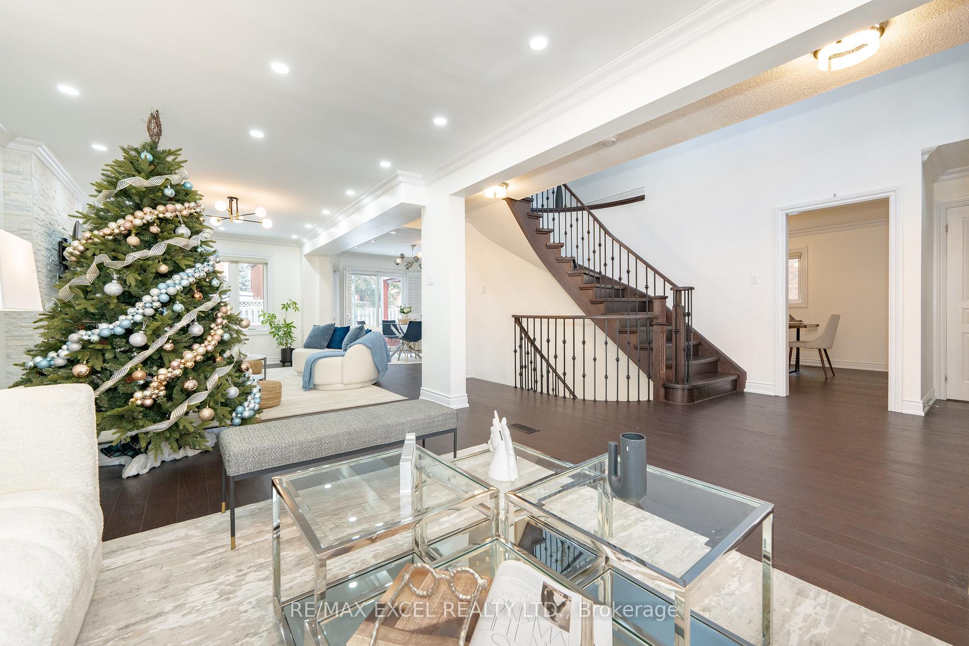 Photo 40 of 19 Spring Town Road, Vaughan, East Woodbridge — HOMEH