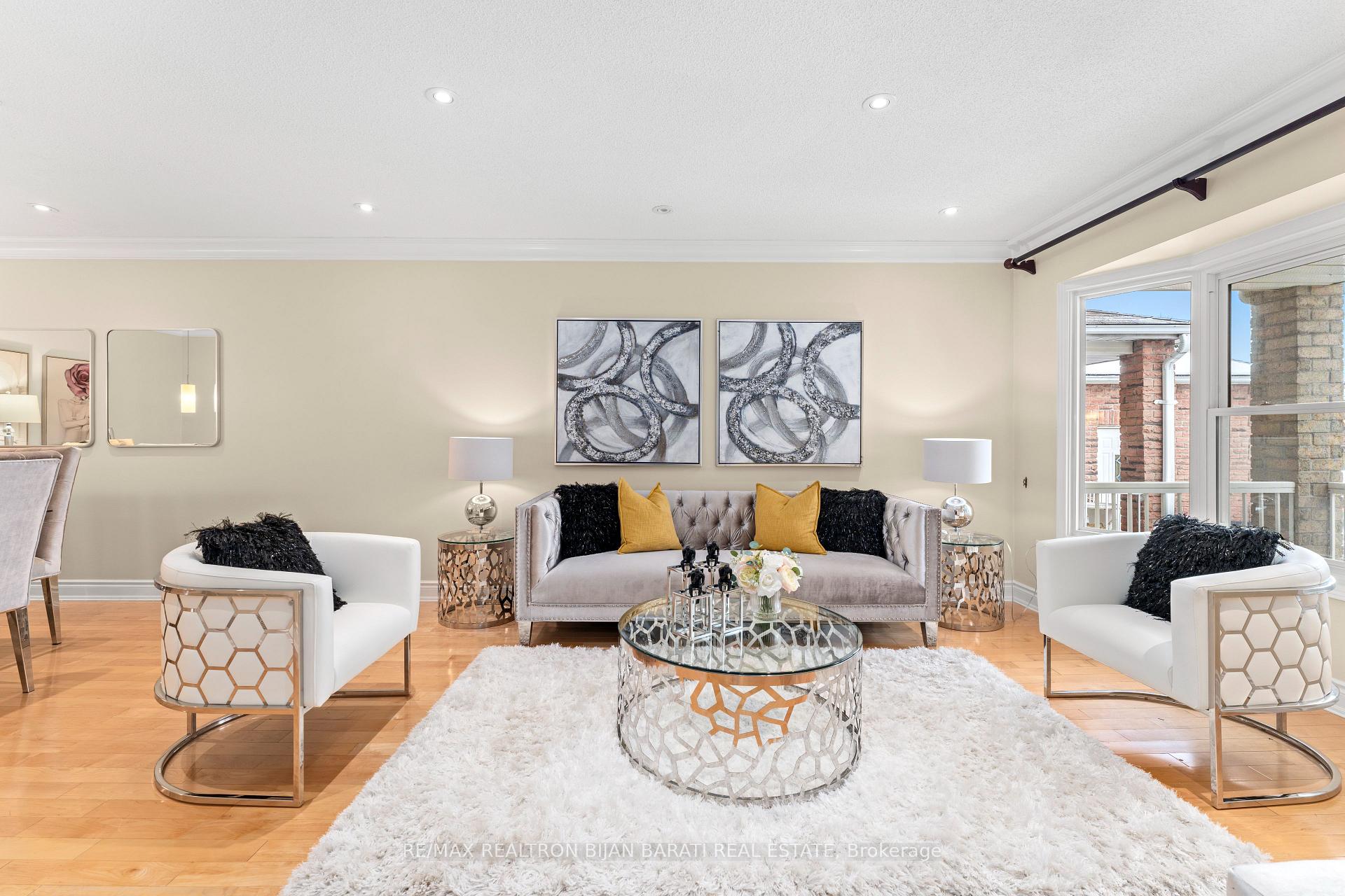 Photo 3 of 59 Croteau Crescent, Vaughan, Crestwood-Springfarm-Yorkhill — HOMEH