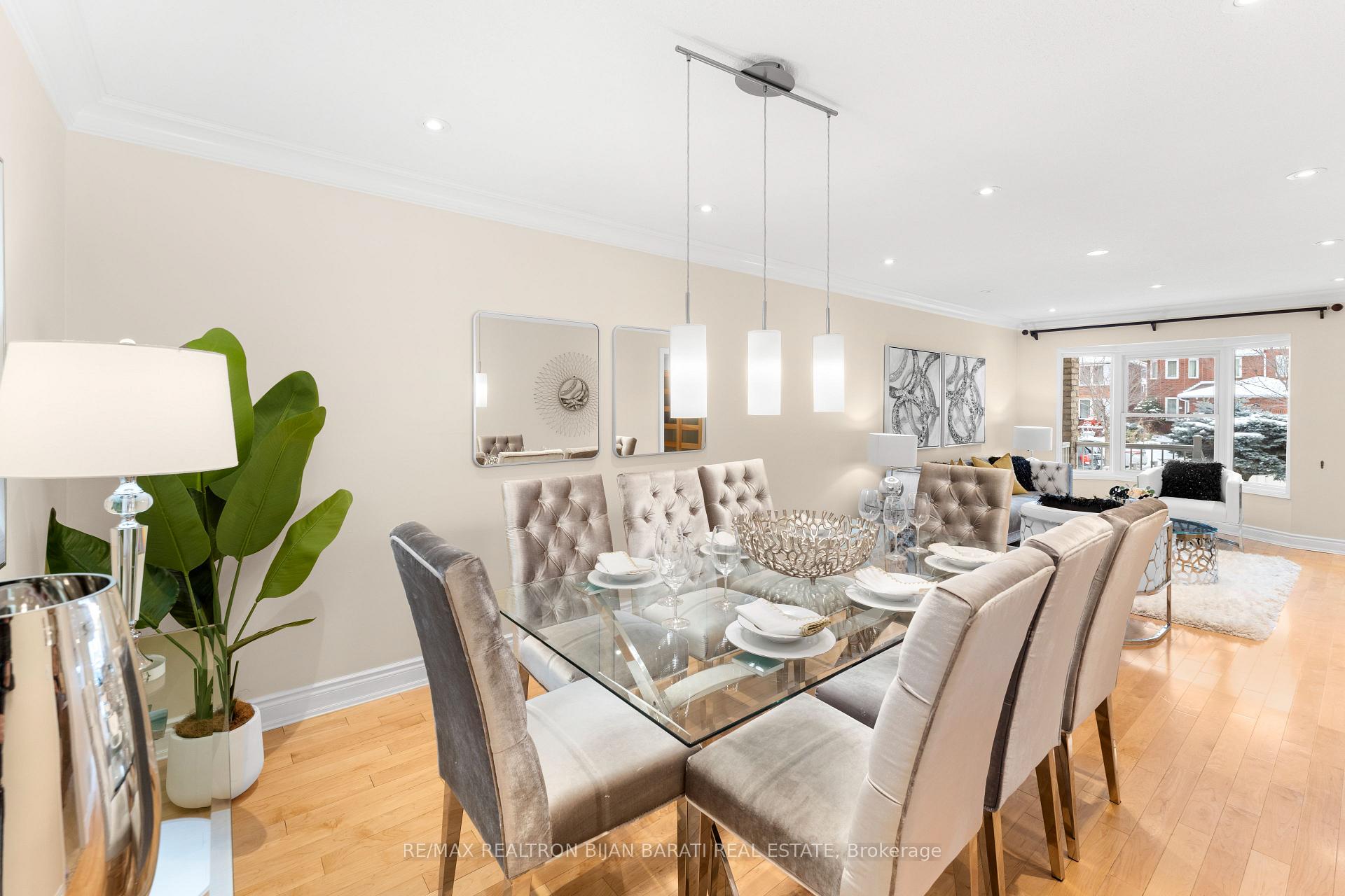 Photo 4 of 59 Croteau Crescent, Vaughan, Crestwood-Springfarm-Yorkhill — HOMEH