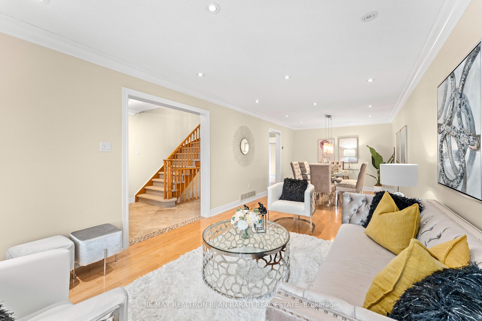 Photo 8 of 59 Croteau Crescent, Vaughan, Crestwood-Springfarm-Yorkhill — HOMEH