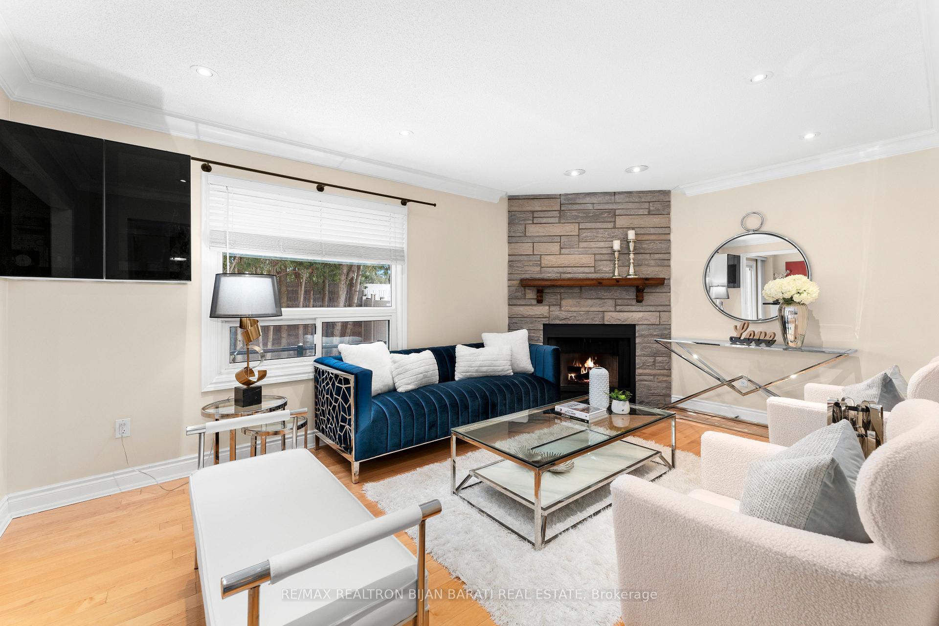 Photo 9 of 59 Croteau Crescent, Vaughan, Crestwood-Springfarm-Yorkhill — HOMEH