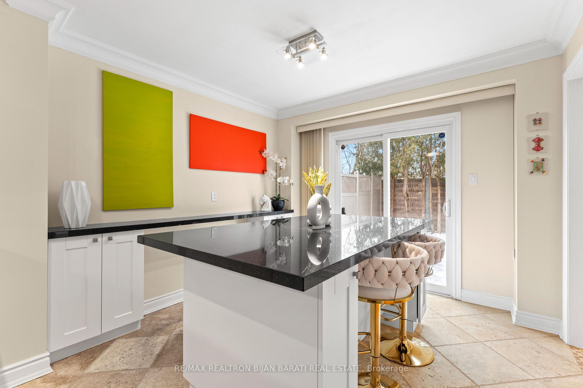 Photo 12 of 59 Croteau Crescent, Vaughan, Crestwood-Springfarm-Yorkhill — HOMEH