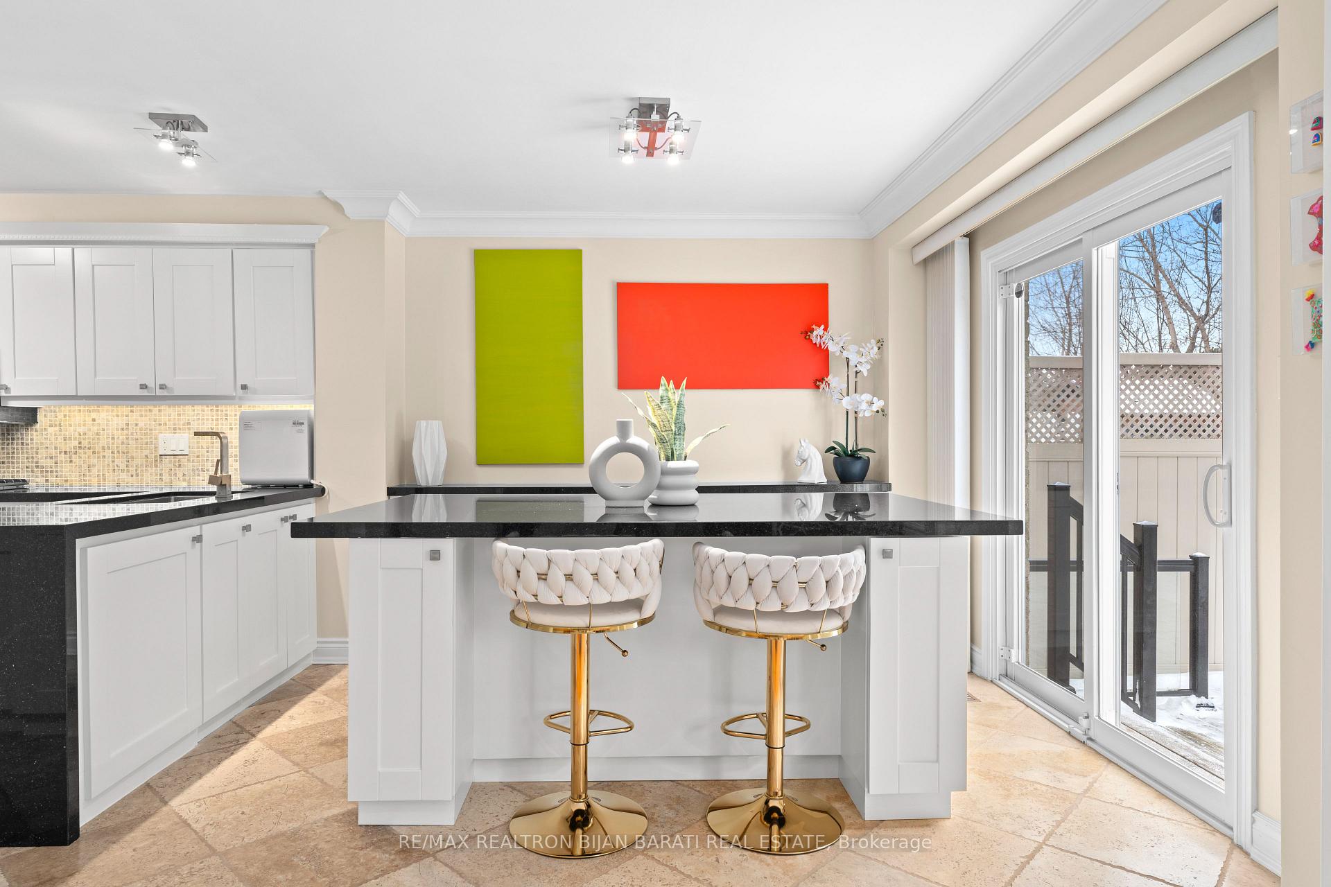 Photo 13 of 59 Croteau Crescent, Vaughan, Crestwood-Springfarm-Yorkhill — HOMEH
