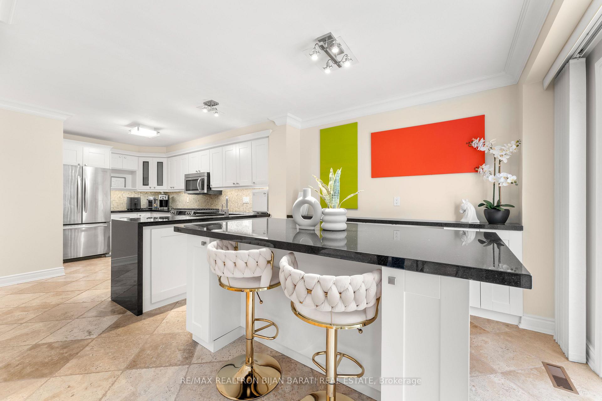 Photo 14 of 59 Croteau Crescent, Vaughan, Crestwood-Springfarm-Yorkhill — HOMEH
