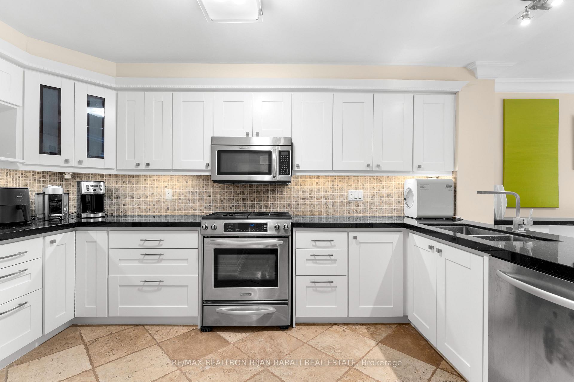 Photo 15 of 59 Croteau Crescent, Vaughan, Crestwood-Springfarm-Yorkhill — HOMEH