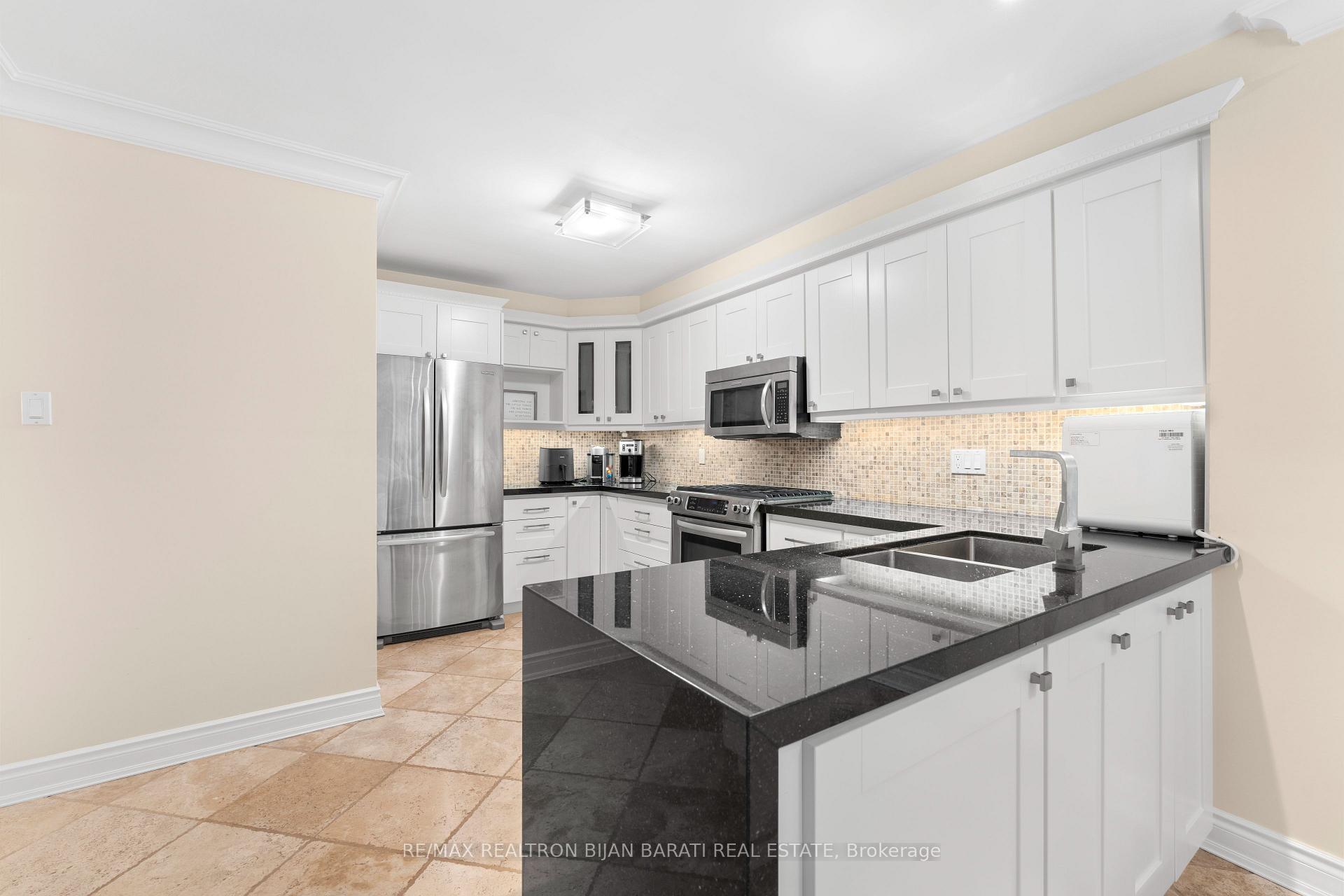 Photo 17 of 59 Croteau Crescent, Vaughan, Crestwood-Springfarm-Yorkhill — HOMEH