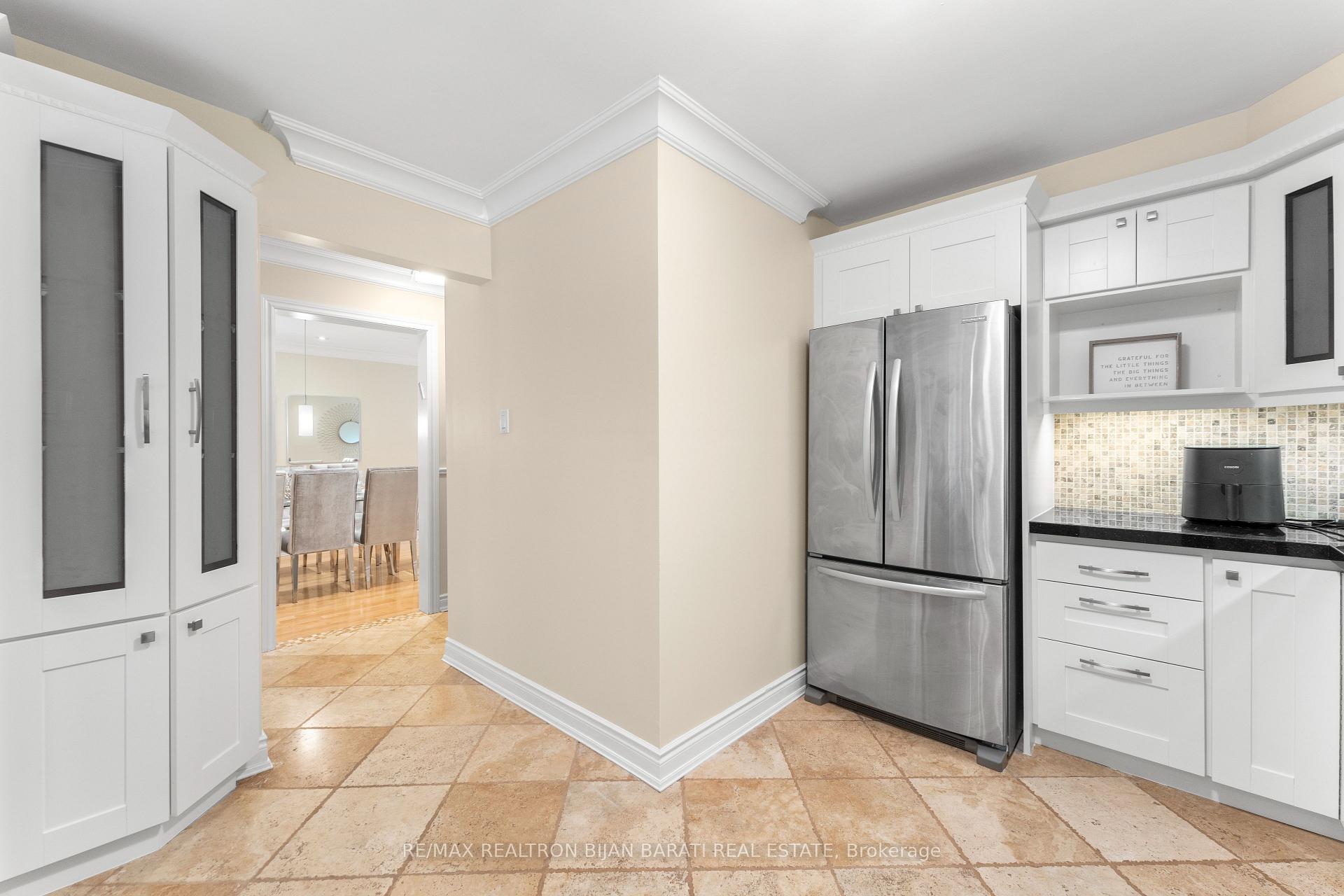 Photo 18 of 59 Croteau Crescent, Vaughan, Crestwood-Springfarm-Yorkhill — HOMEH