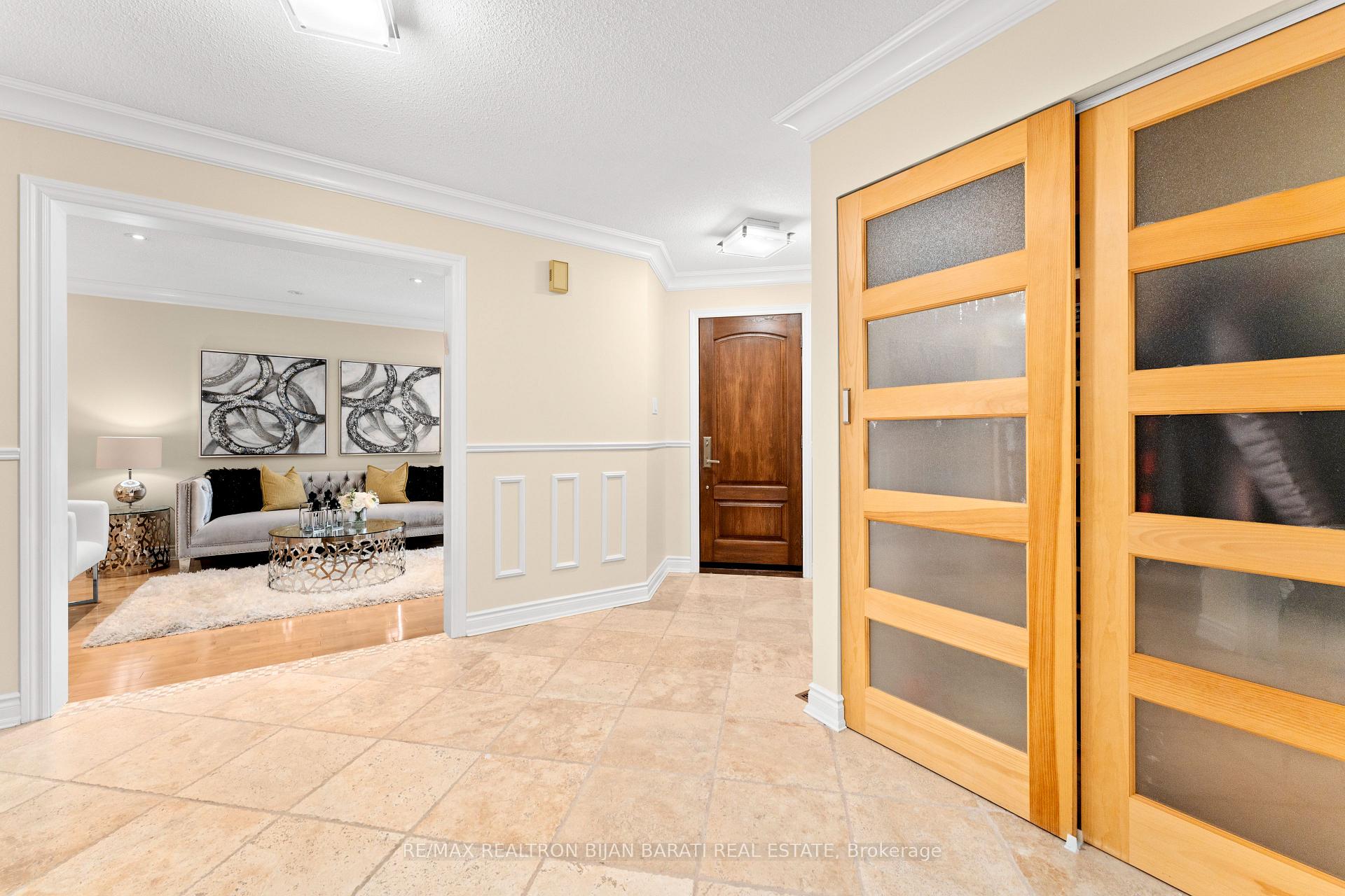 Photo 19 of 59 Croteau Crescent, Vaughan, Crestwood-Springfarm-Yorkhill — HOMEH