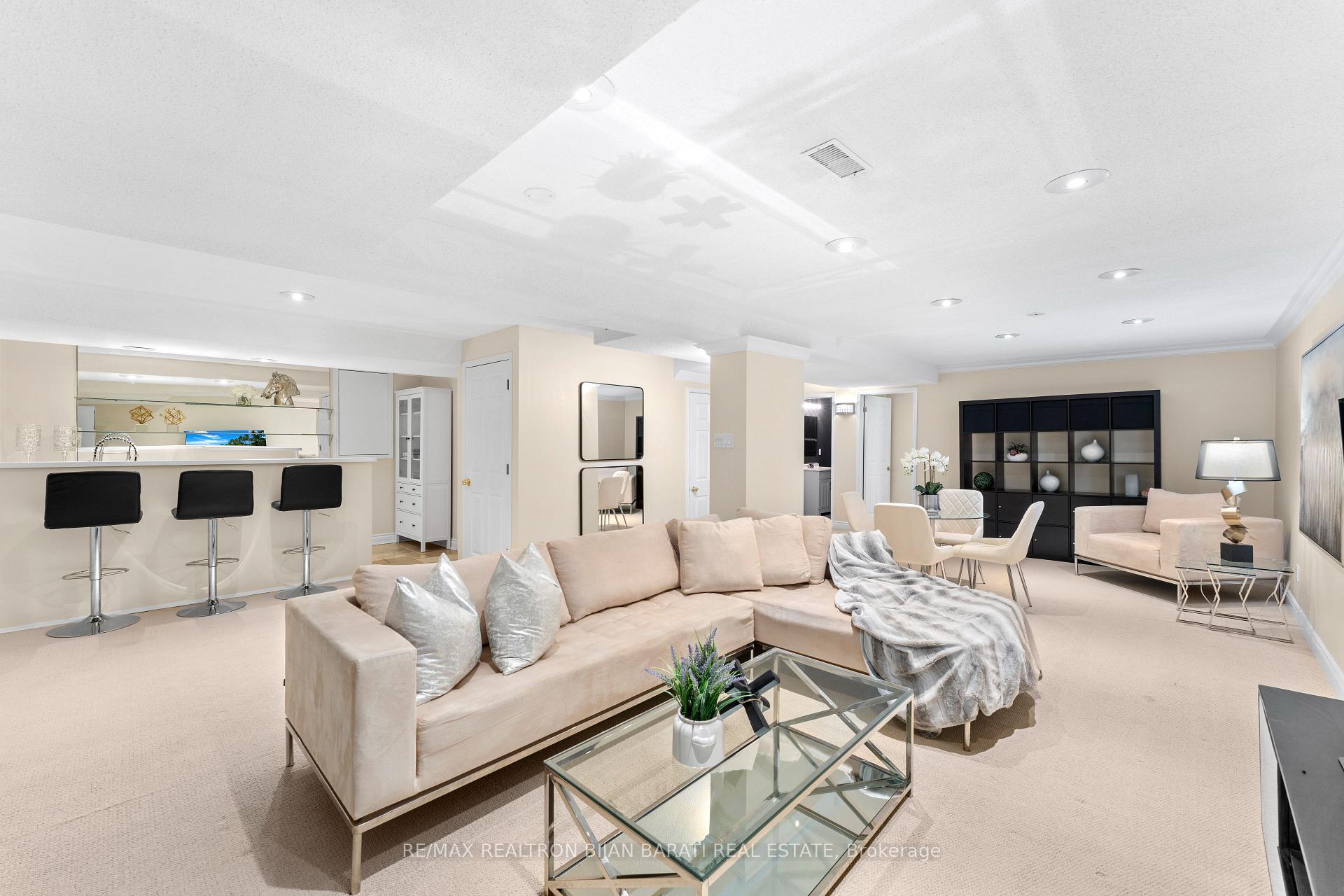 Photo 30 of 59 Croteau Crescent, Vaughan, Crestwood-Springfarm-Yorkhill — HOMEH