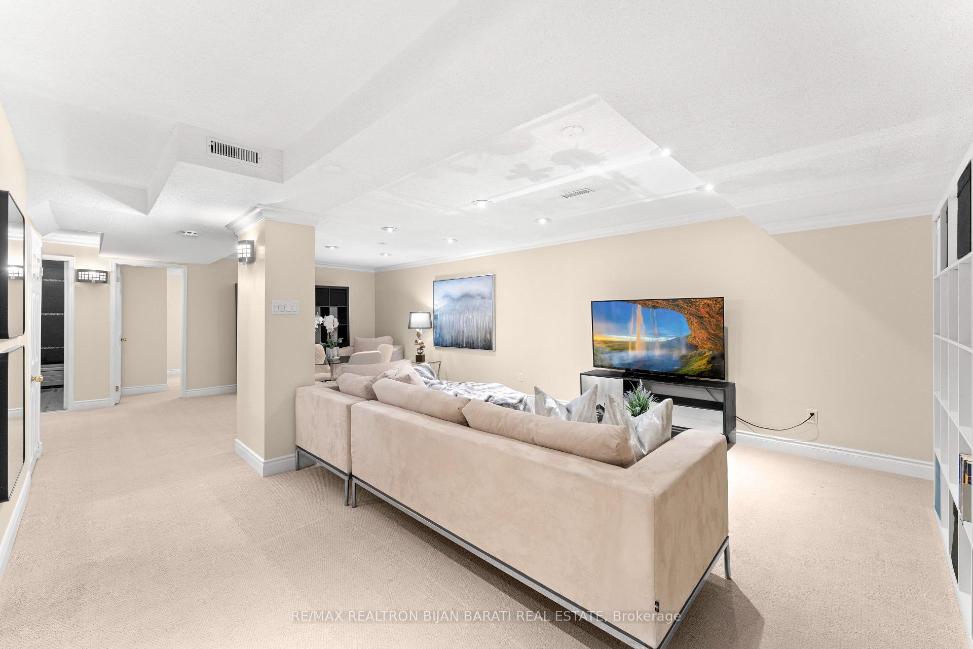 Photo 31 of 59 Croteau Crescent, Vaughan, Crestwood-Springfarm-Yorkhill — HOMEH