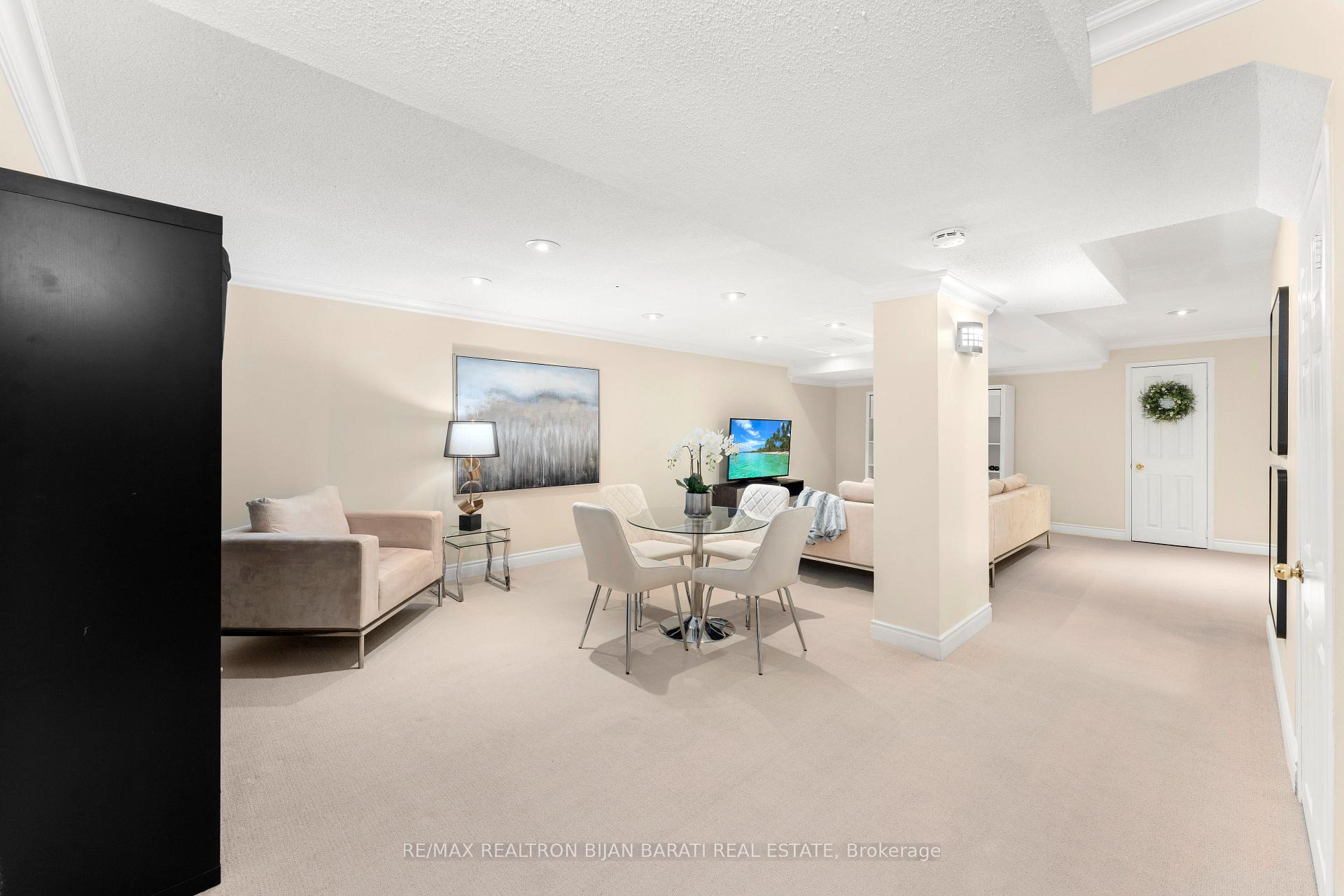 Photo 33 of 59 Croteau Crescent, Vaughan, Crestwood-Springfarm-Yorkhill — HOMEH