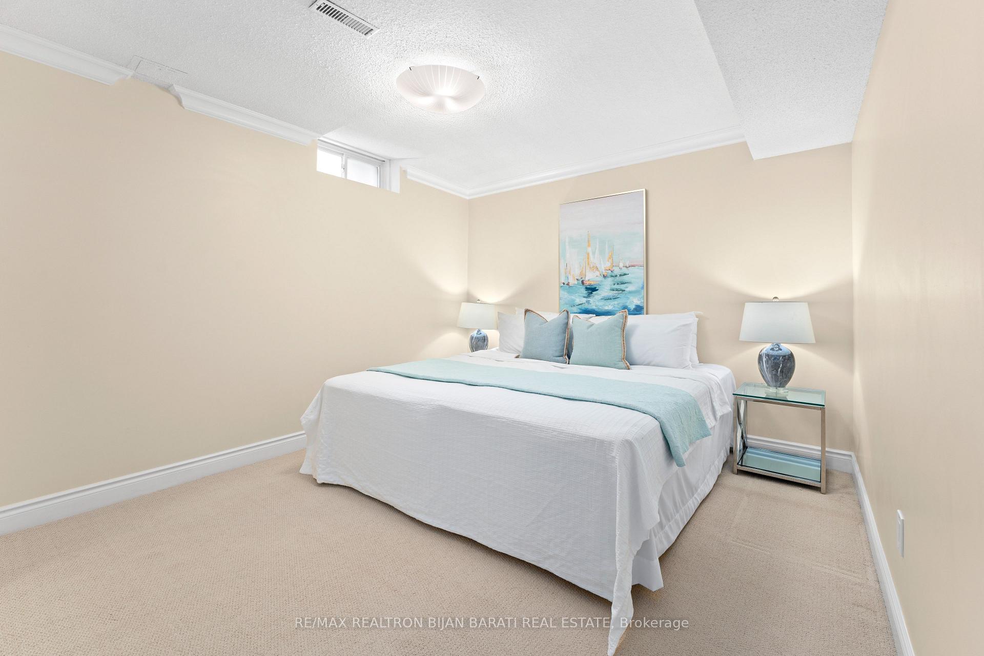 Photo 35 of 59 Croteau Crescent, Vaughan, Crestwood-Springfarm-Yorkhill — HOMEH