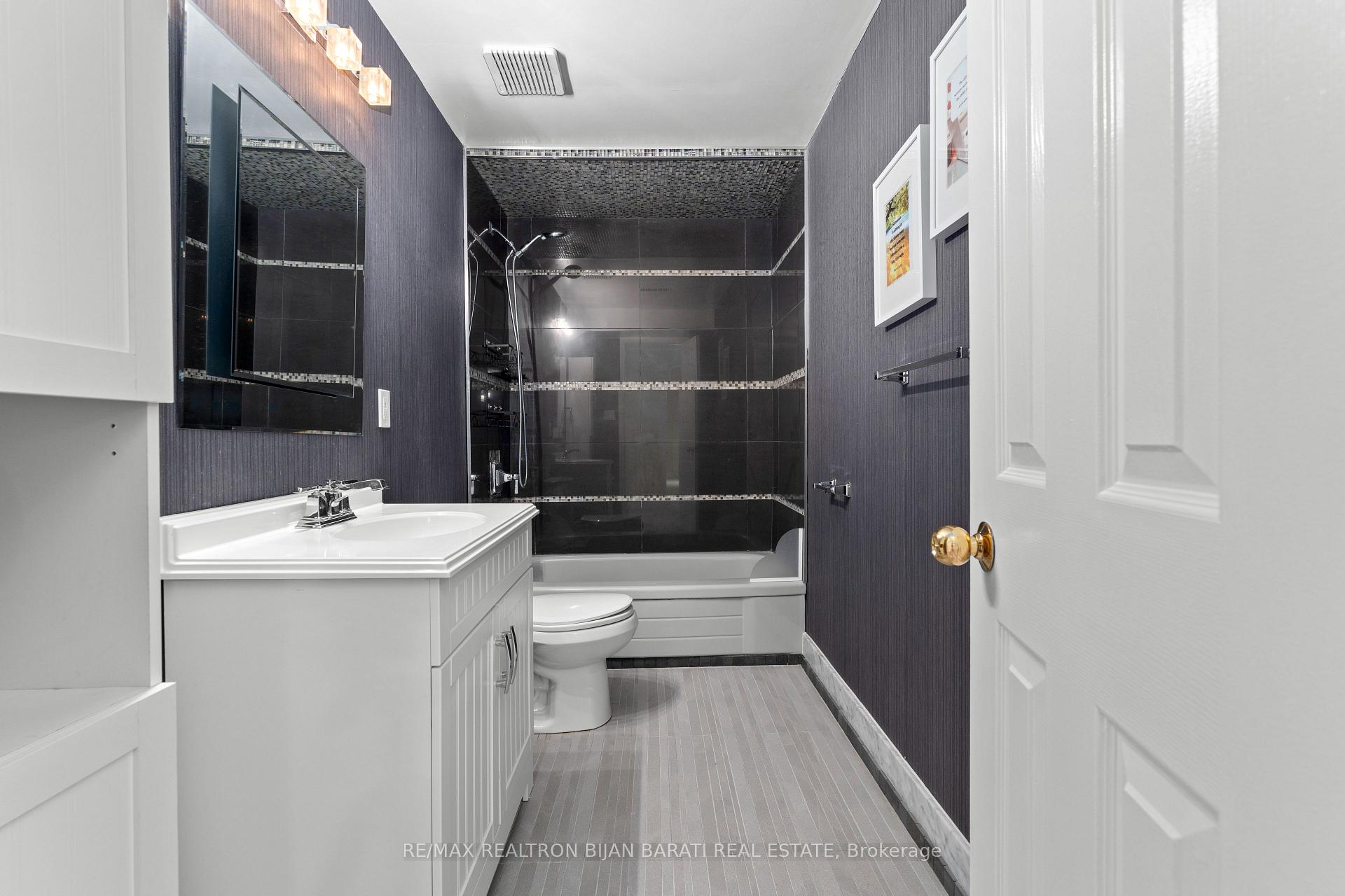 Photo 36 of 59 Croteau Crescent, Vaughan, Crestwood-Springfarm-Yorkhill — HOMEH