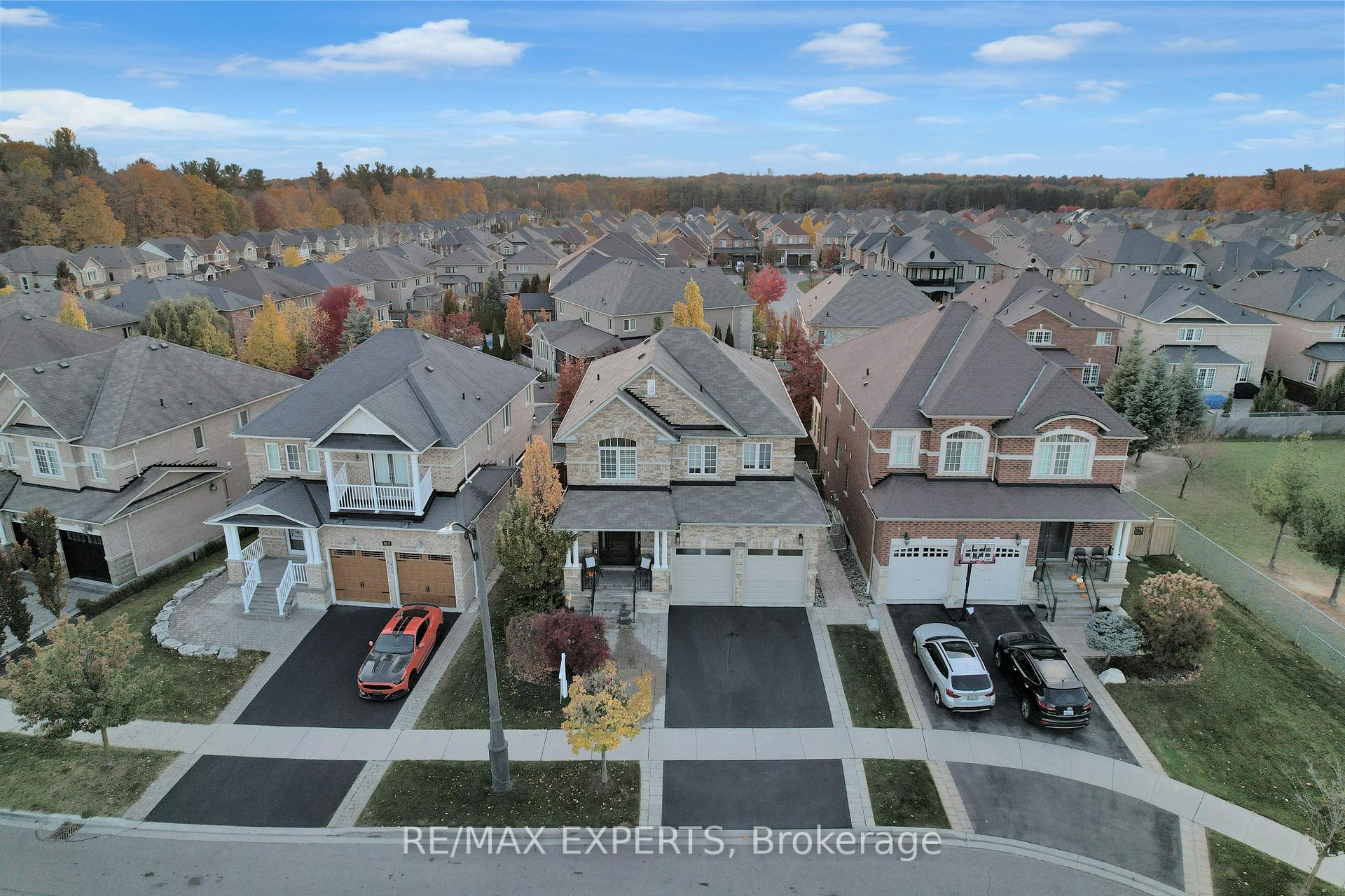 Photo 4 of 32 Corso Garibaldi Road, Vaughan, Vellore Village — HOMEH