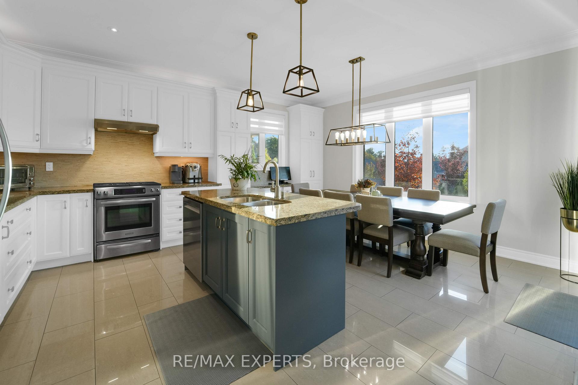 Photo 9 of 32 Corso Garibaldi Road, Vaughan, Vellore Village — HOMEH