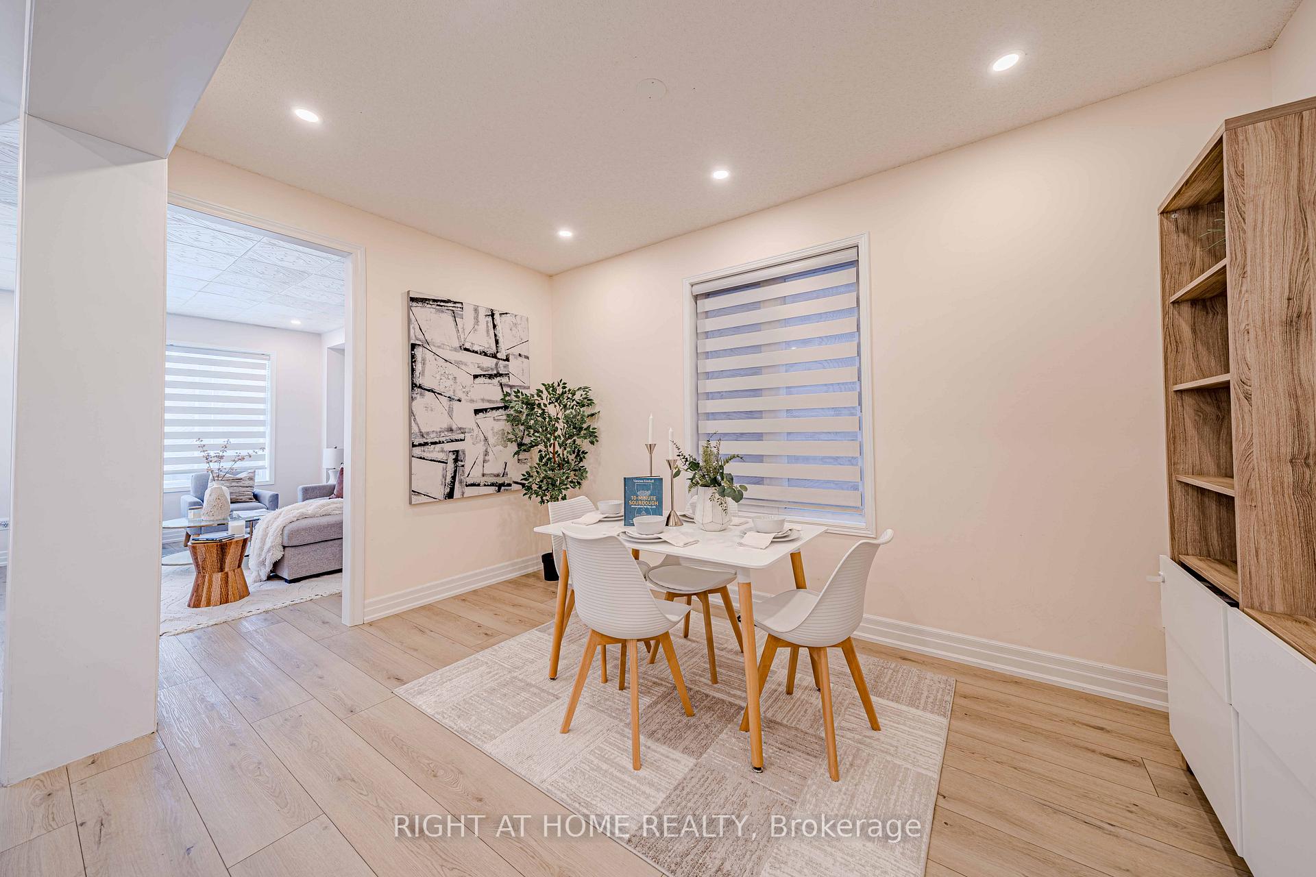 Photo 9 of 128 Laramie Crescent, Vaughan, Patterson — HOMEH