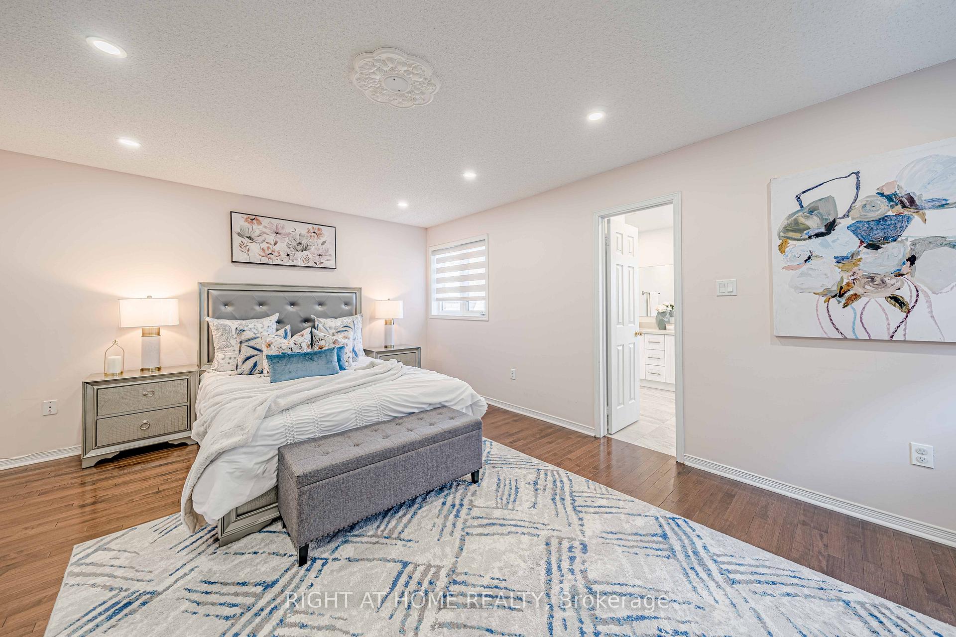 Photo 20 of 128 Laramie Crescent, Vaughan, Patterson — HOMEH