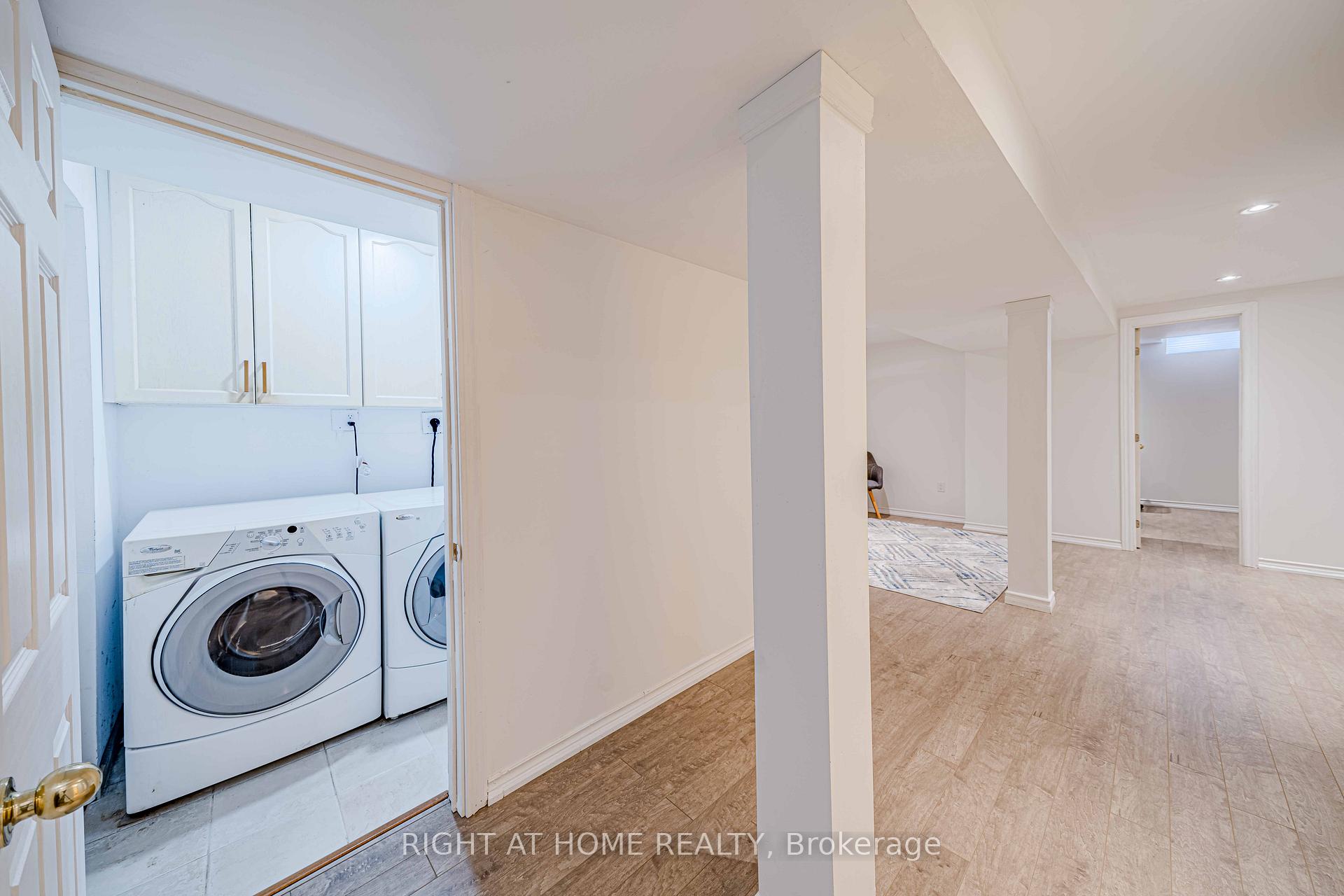 Photo 32 of 128 Laramie Crescent, Vaughan, Patterson — HOMEH
