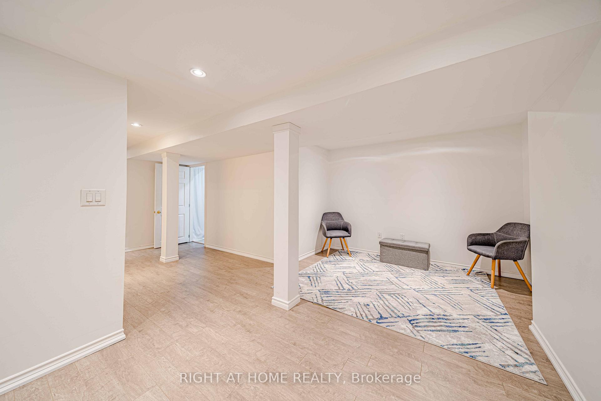 Photo 34 of 128 Laramie Crescent, Vaughan, Patterson — HOMEH