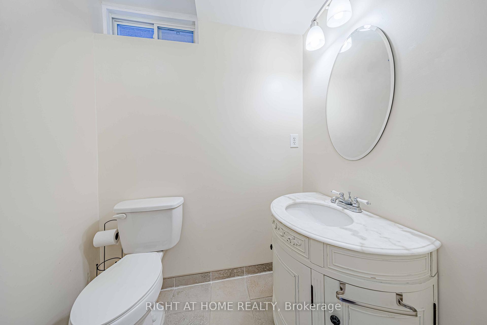 Photo 37 of 128 Laramie Crescent, Vaughan, Patterson — HOMEH