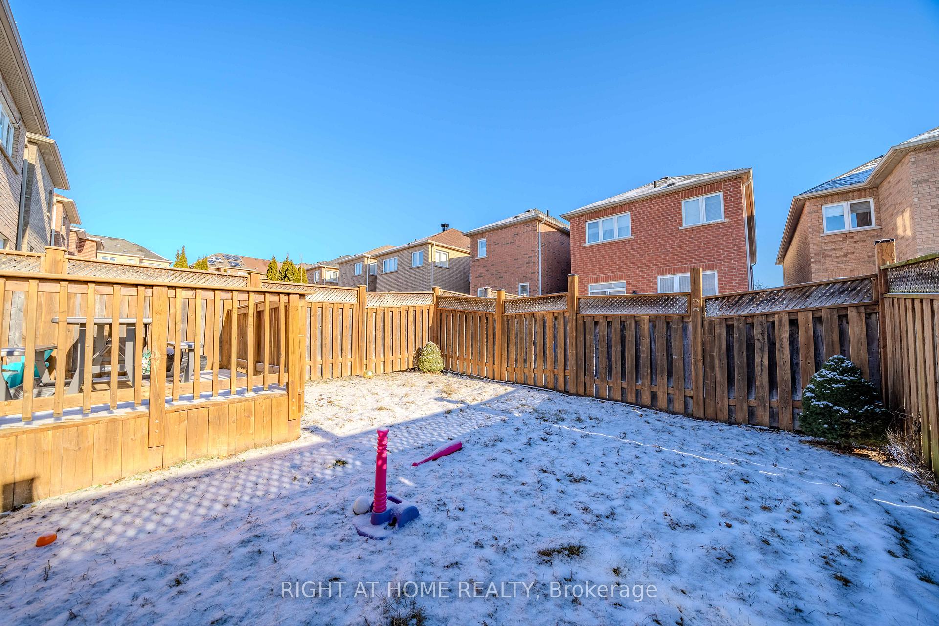 Photo 39 of 128 Laramie Crescent, Vaughan, Patterson — HOMEH