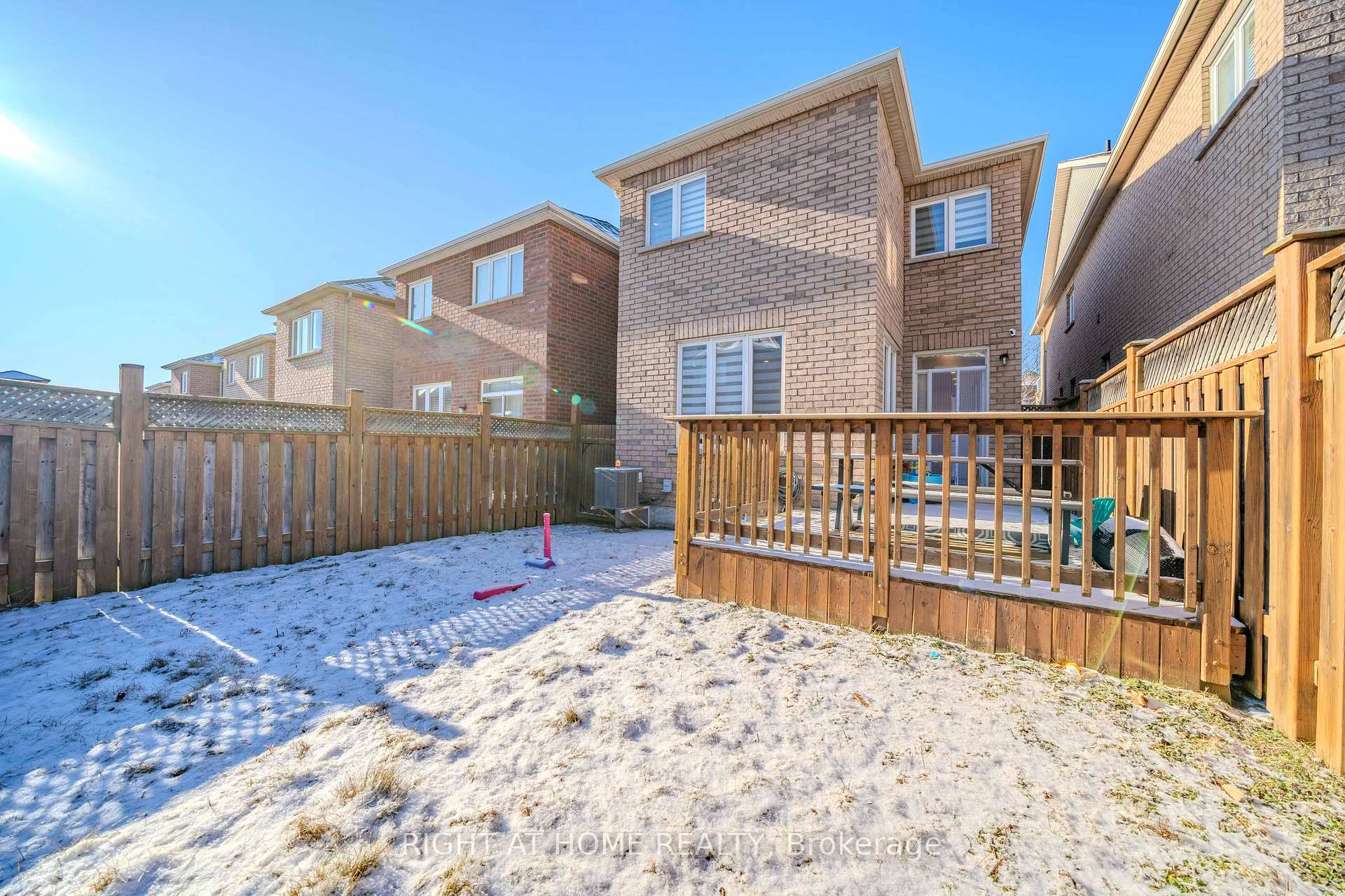 Photo 40 of 128 Laramie Crescent, Vaughan, Patterson — HOMEH