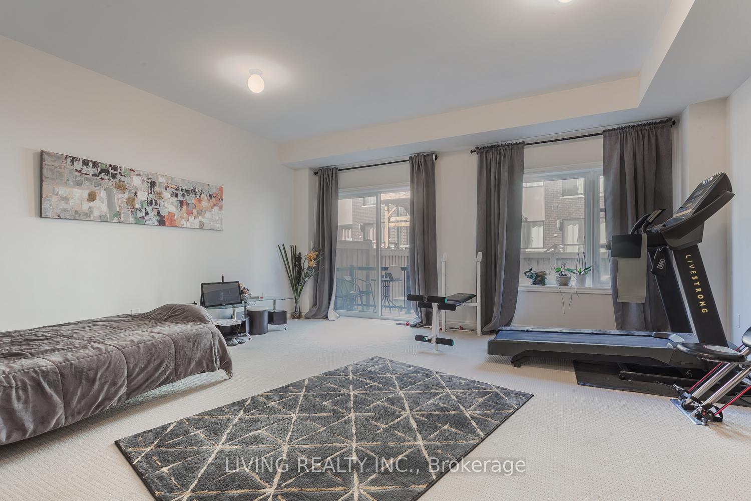 Photo 2 of 38 Laskin Drive, Vaughan, Patterson — HOMEH