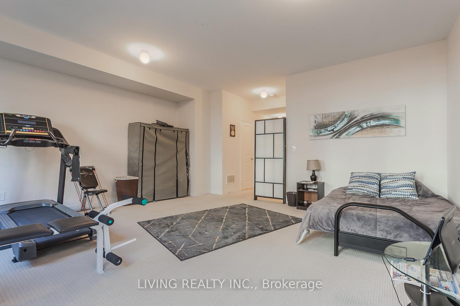 Photo 3 of 38 Laskin Drive, Vaughan, Patterson — HOMEH
