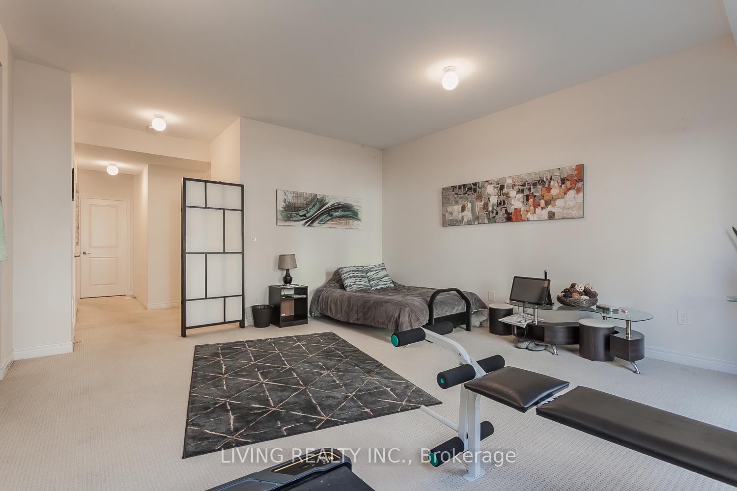 Photo 4 of 38 Laskin Drive, Vaughan, Patterson — HOMEH
