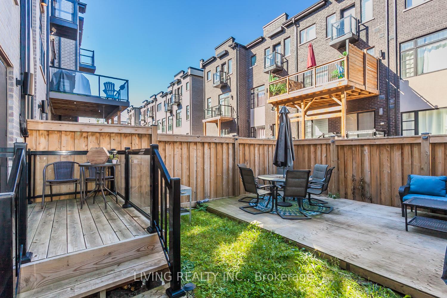Photo 6 of 38 Laskin Drive, Vaughan, Patterson — HOMEH
