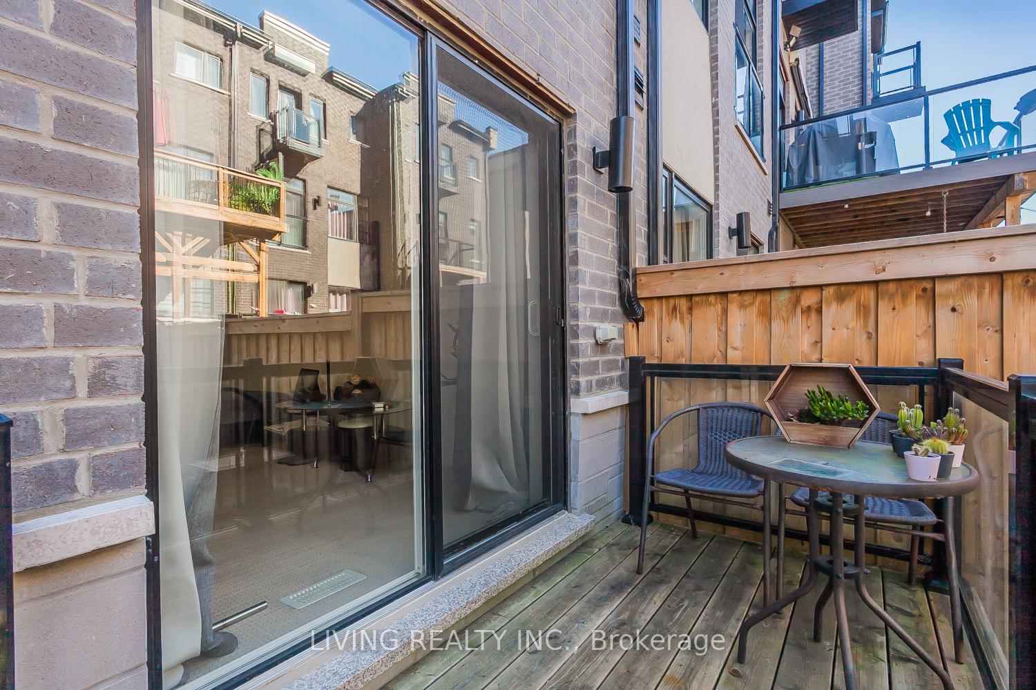 Photo 8 of 38 Laskin Drive, Vaughan, Patterson — HOMEH