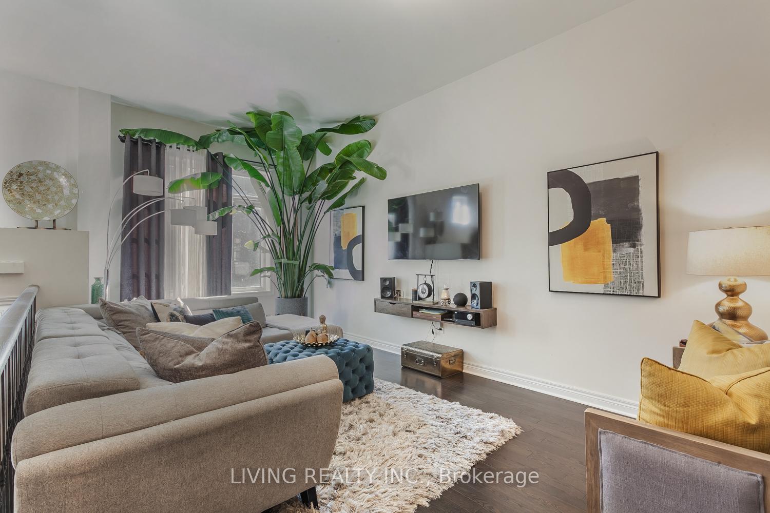 Photo 13 of 38 Laskin Drive, Vaughan, Patterson — HOMEH