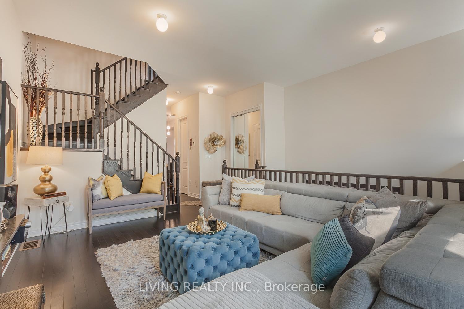 Photo 14 of 38 Laskin Drive, Vaughan, Patterson — HOMEH