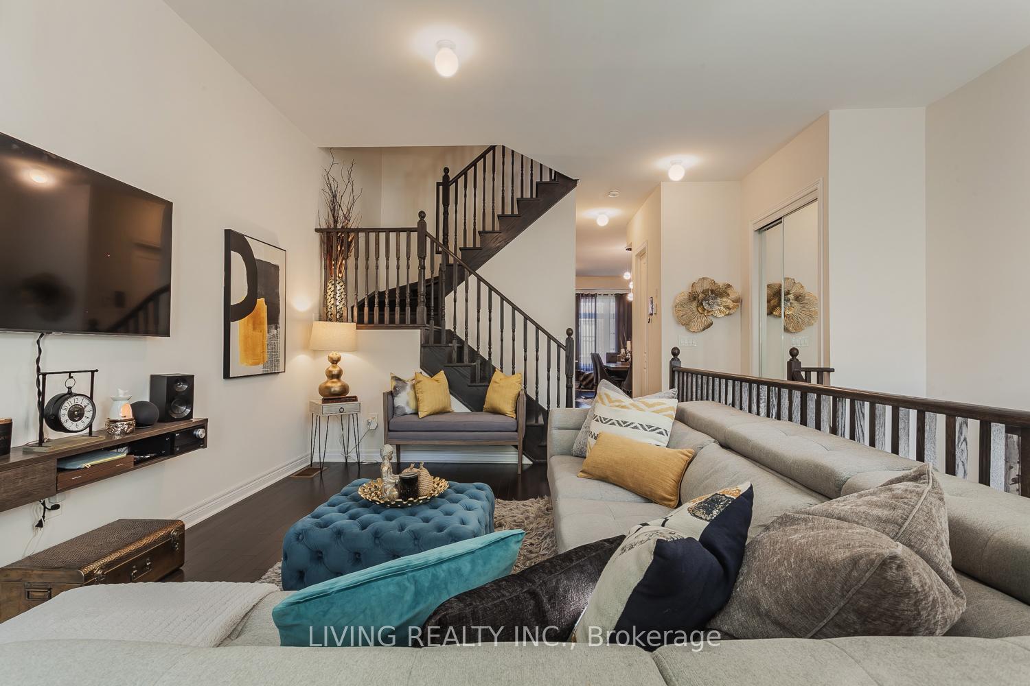 Photo 15 of 38 Laskin Drive, Vaughan, Patterson — HOMEH