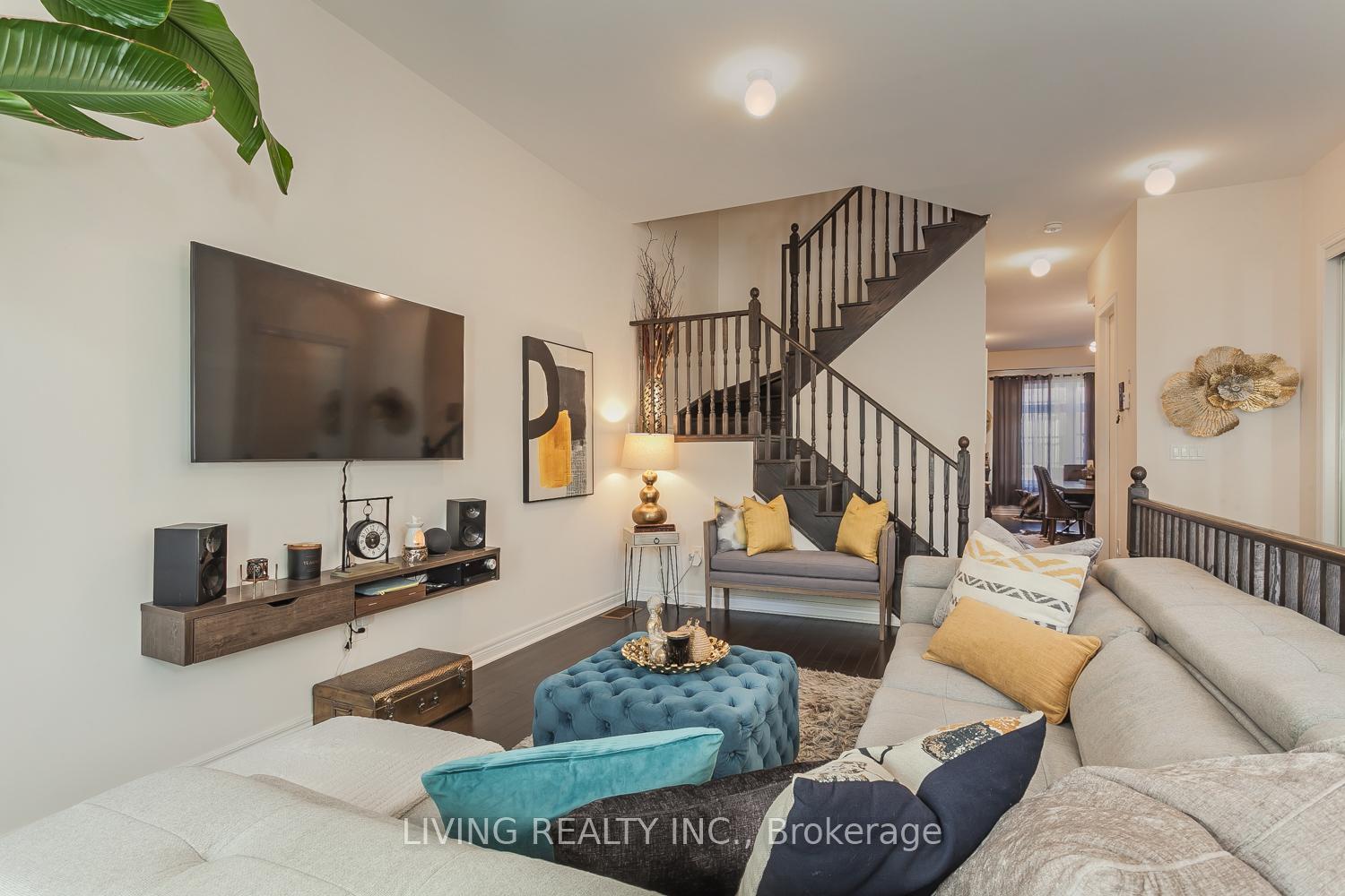 Photo 16 of 38 Laskin Drive, Vaughan, Patterson — HOMEH