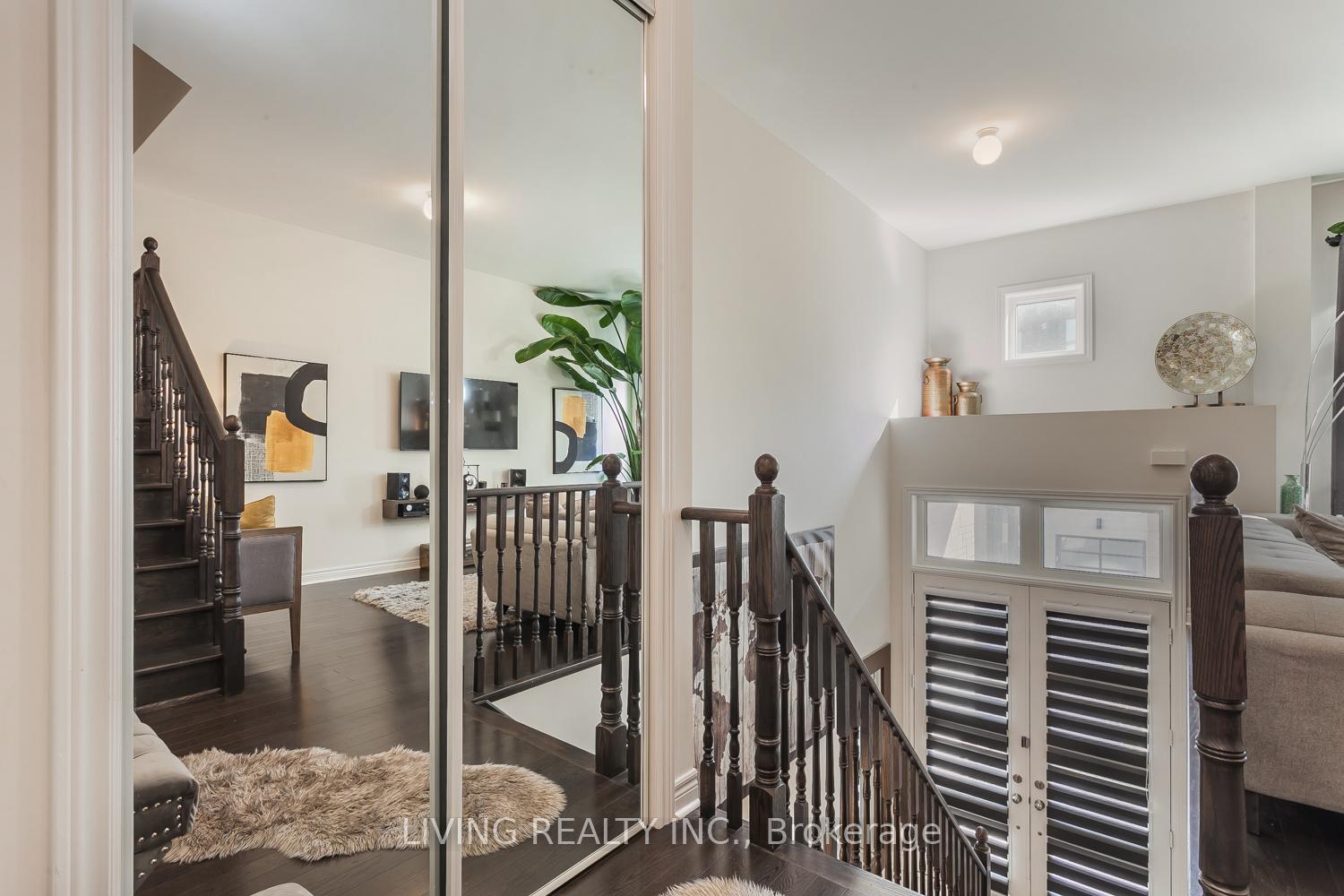 Photo 19 of 38 Laskin Drive, Vaughan, Patterson — HOMEH