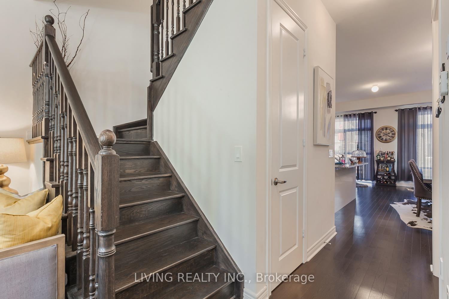 Photo 22 of 38 Laskin Drive, Vaughan, Patterson — HOMEH