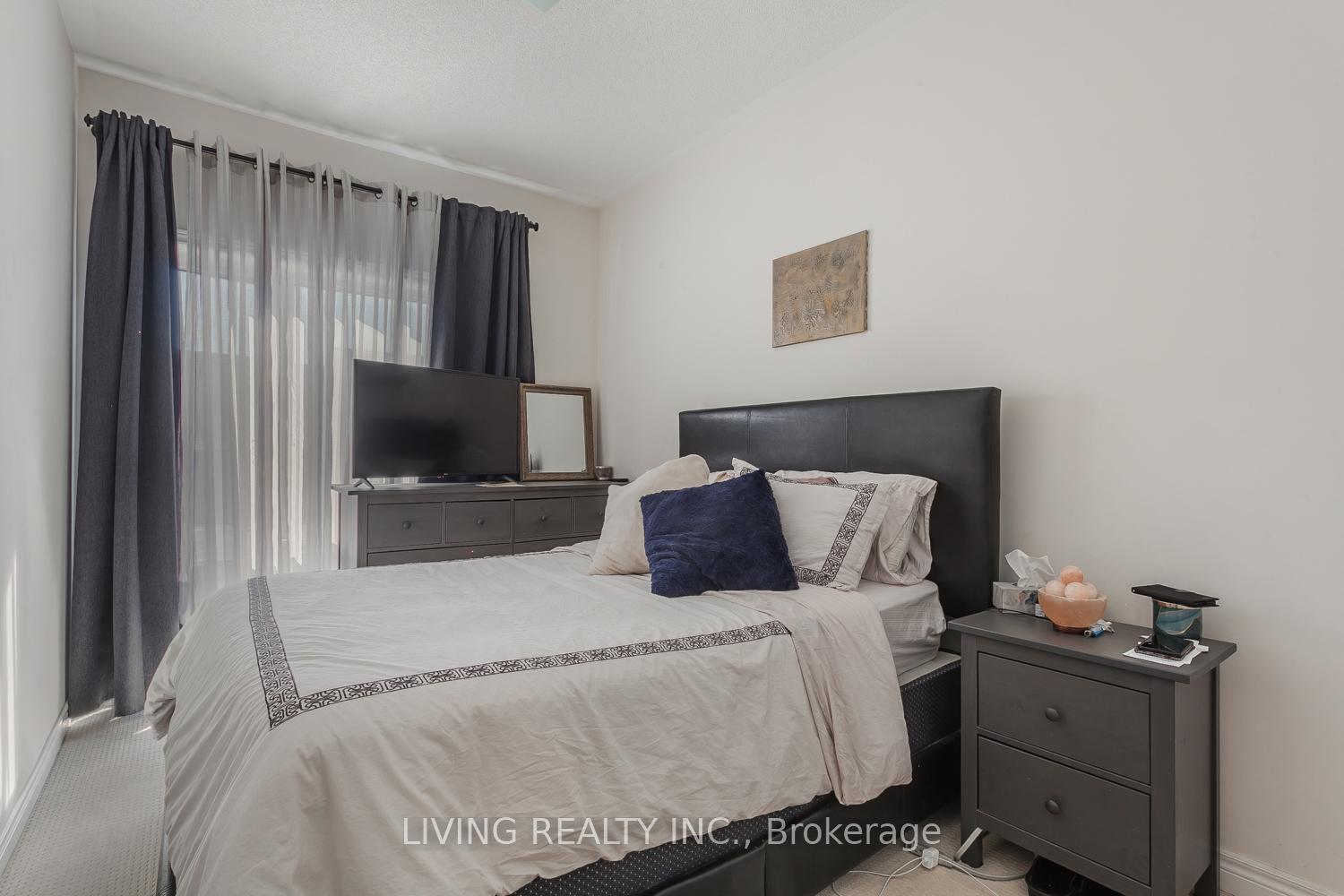 Photo 37 of 38 Laskin Drive, Vaughan, Patterson — HOMEH
