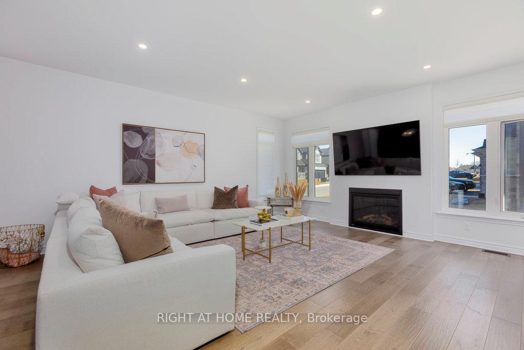 Photo 13 of 4511 Kelly Farm Drive, Ottawa, Blossom Park/Kemp Park/Findlay Creek — HOMEH