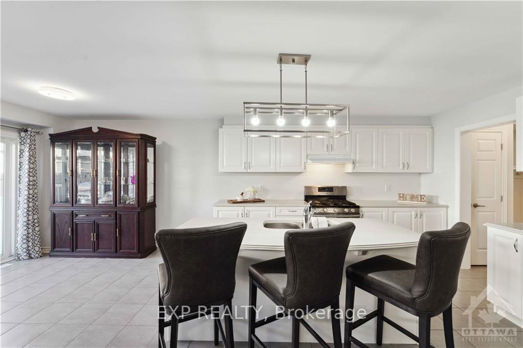 Photo 5 of 777 Logperch Circle, Ottawa, Barrhaven - Half Moon Bay — HOMEH