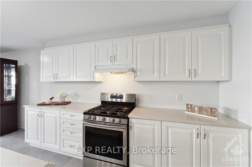 Photo 6 of 777 Logperch Circle, Ottawa, Barrhaven - Half Moon Bay — HOMEH