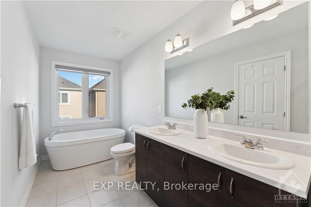 Photo 11 of 777 Logperch Circle, Ottawa, Barrhaven - Half Moon Bay — HOMEH