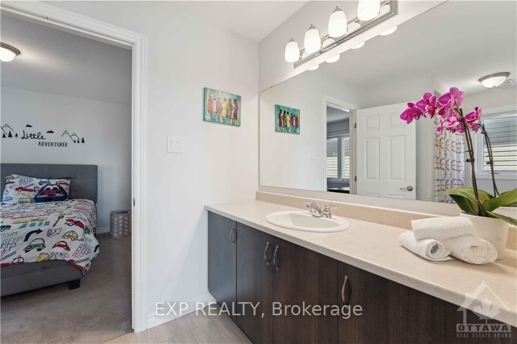 Photo 13 of 777 Logperch Circle, Ottawa, Barrhaven - Half Moon Bay — HOMEH